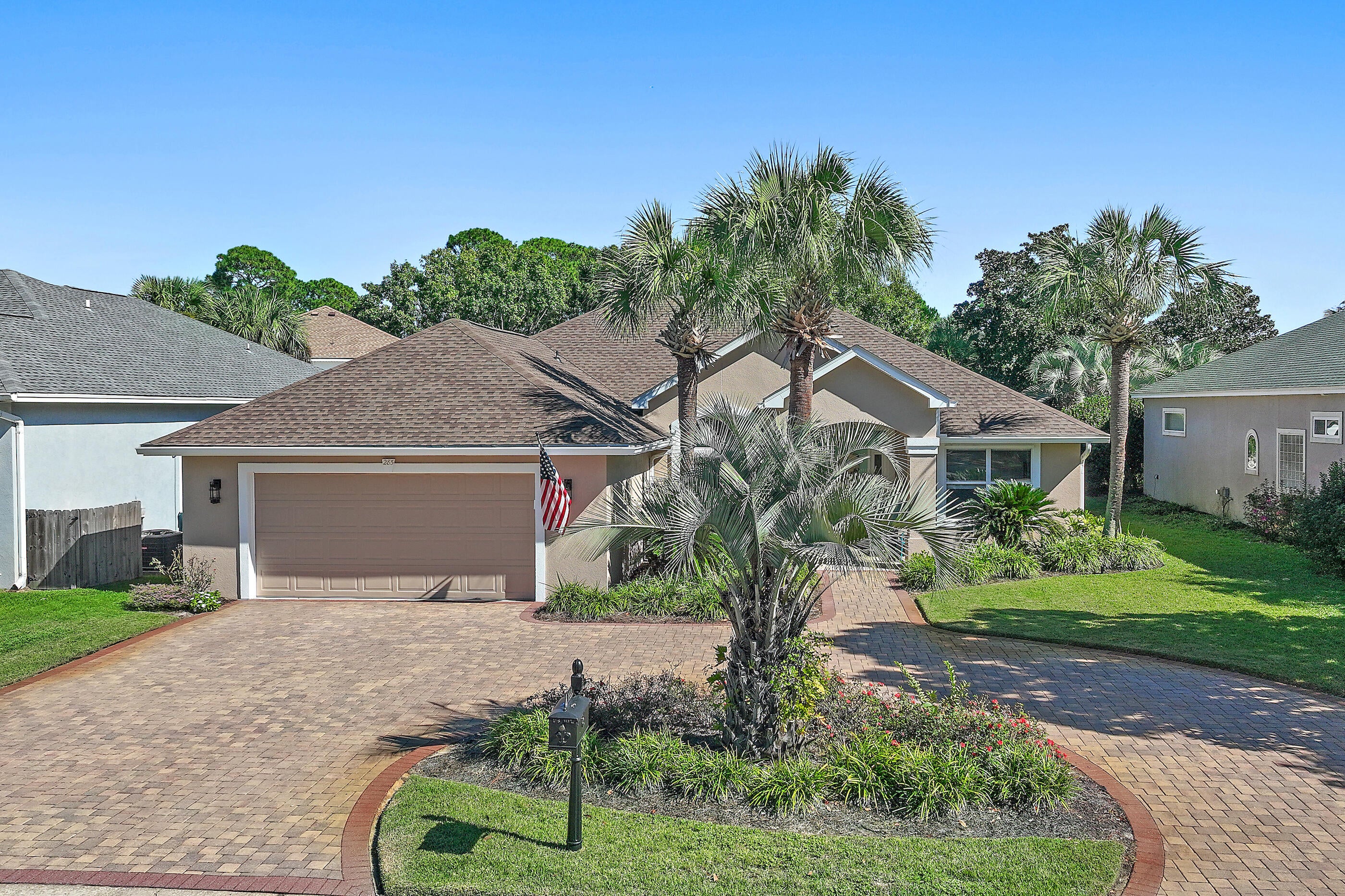 Emerald Lakes - Residential