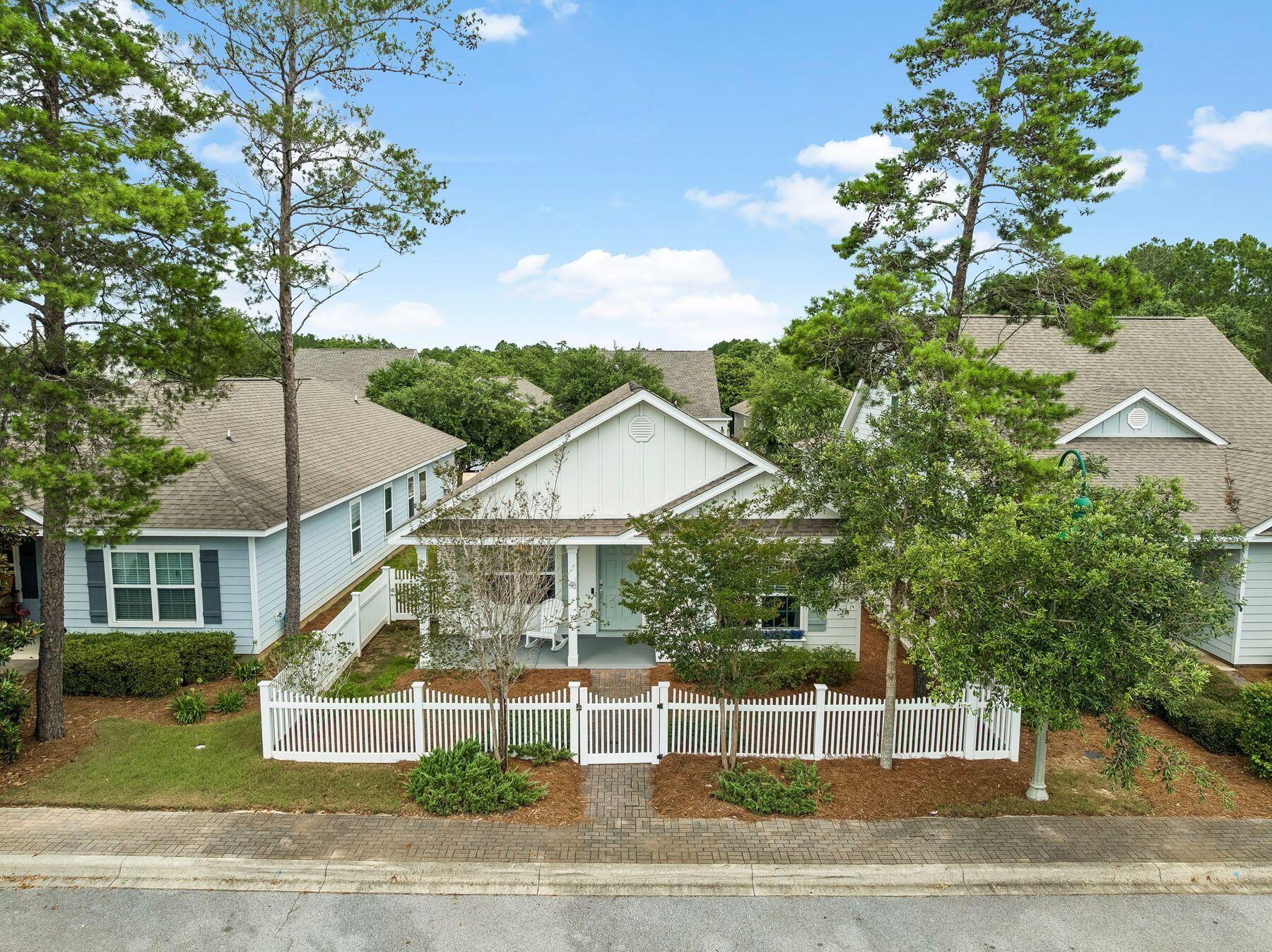 HAMMOCK BAY - Residential
