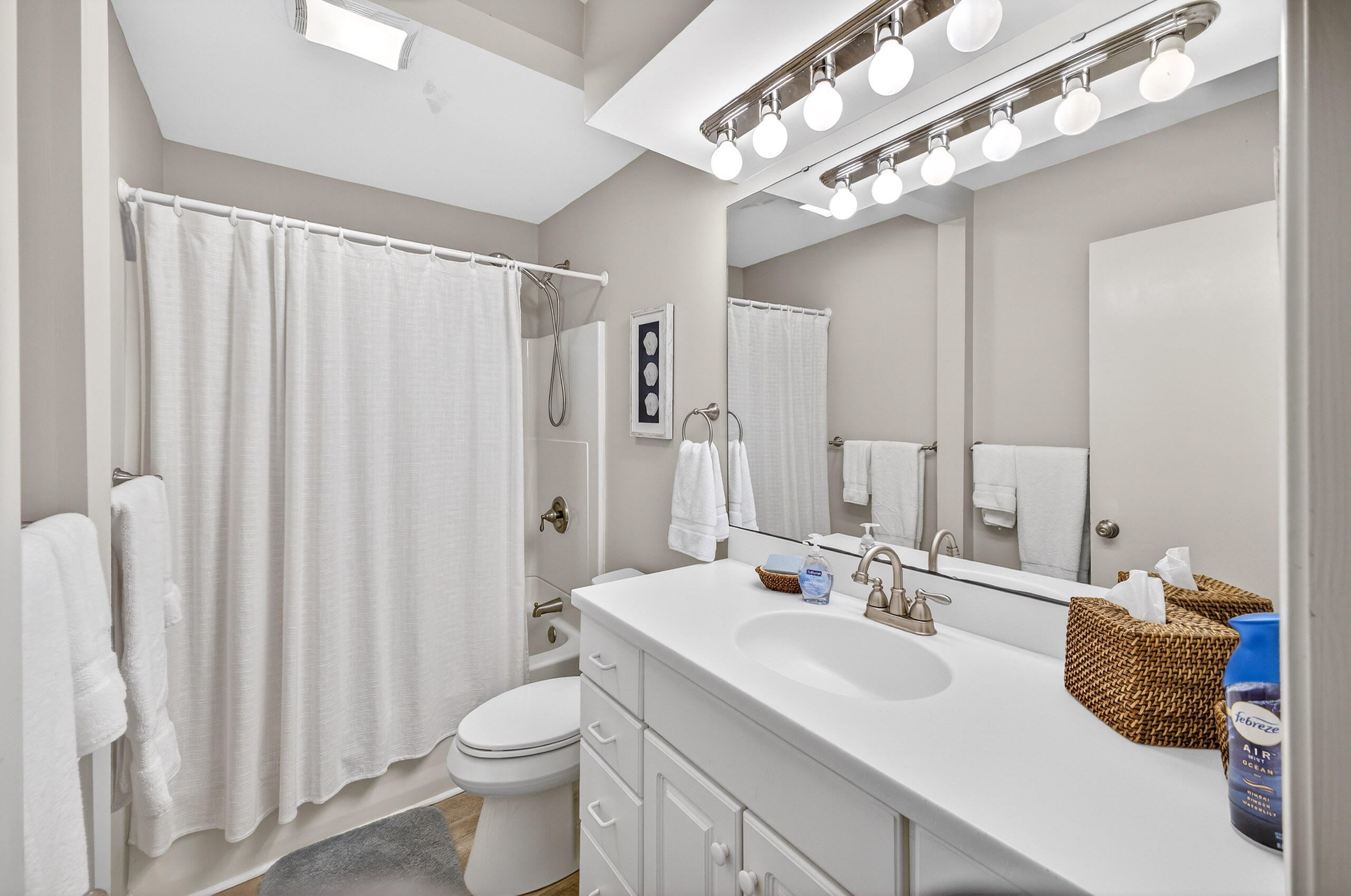 HARBOUR POINT CONDO - Residential