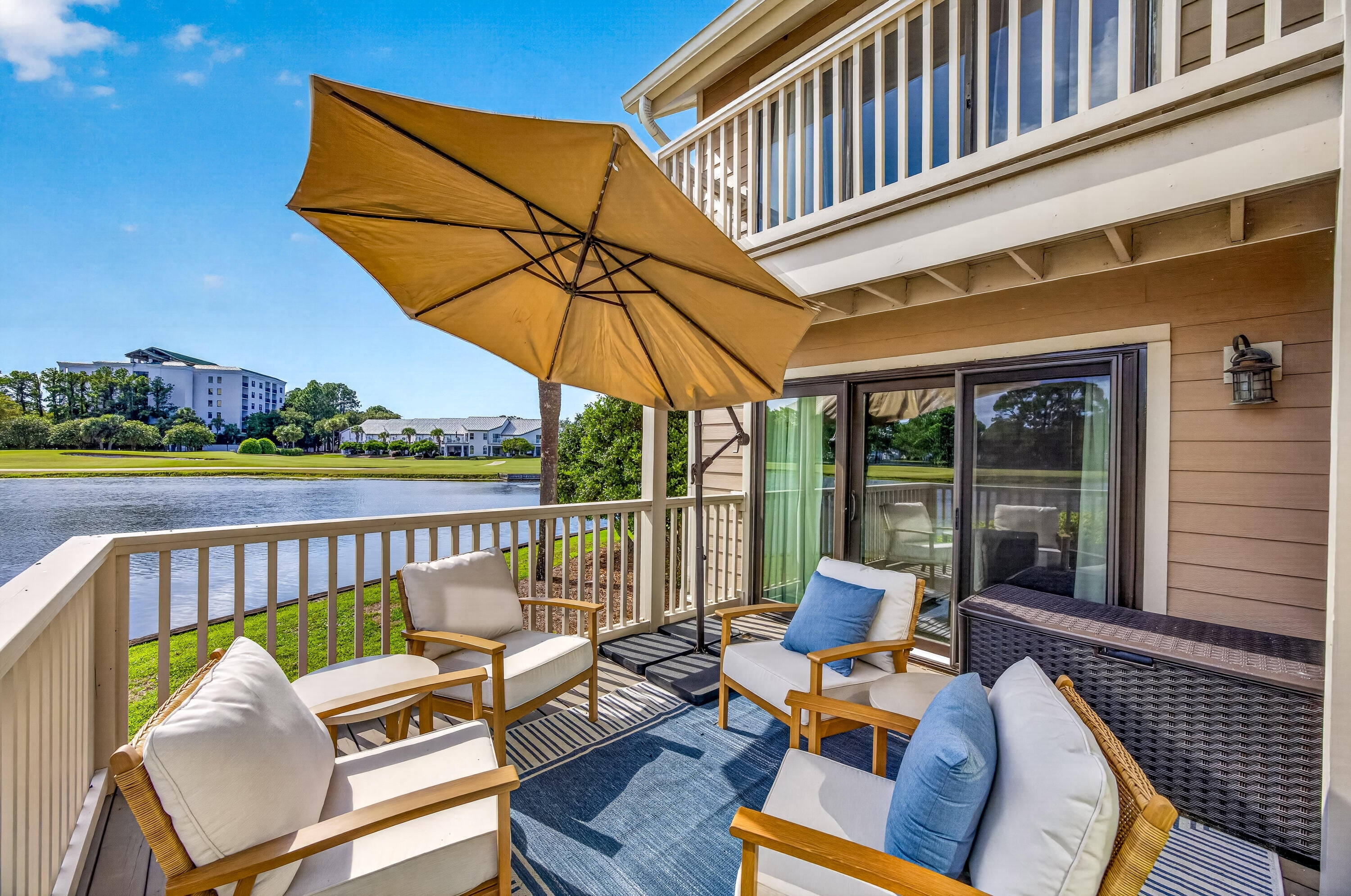 HARBOUR POINT CONDO - Residential