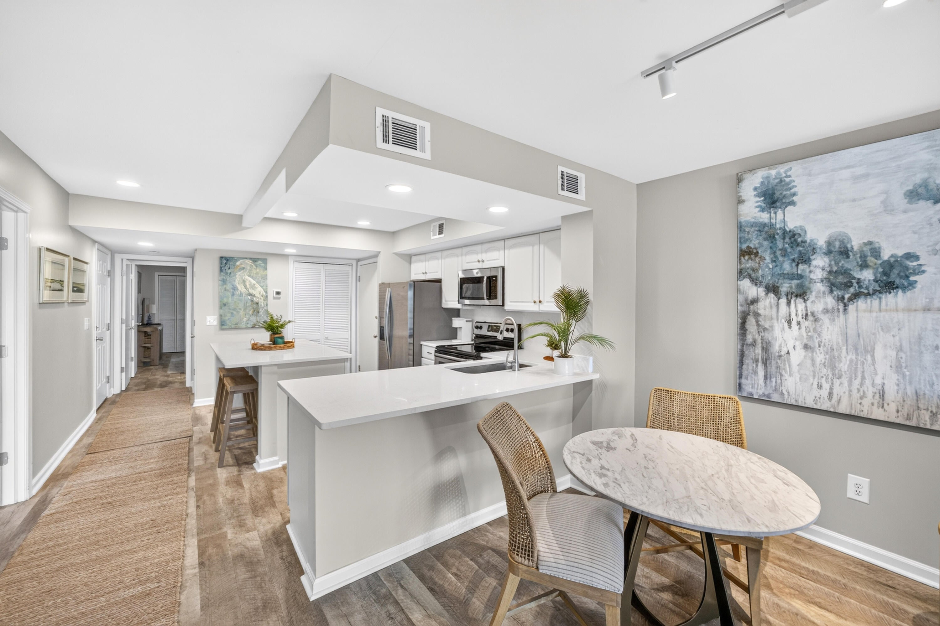 HARBOUR POINT CONDO - Residential
