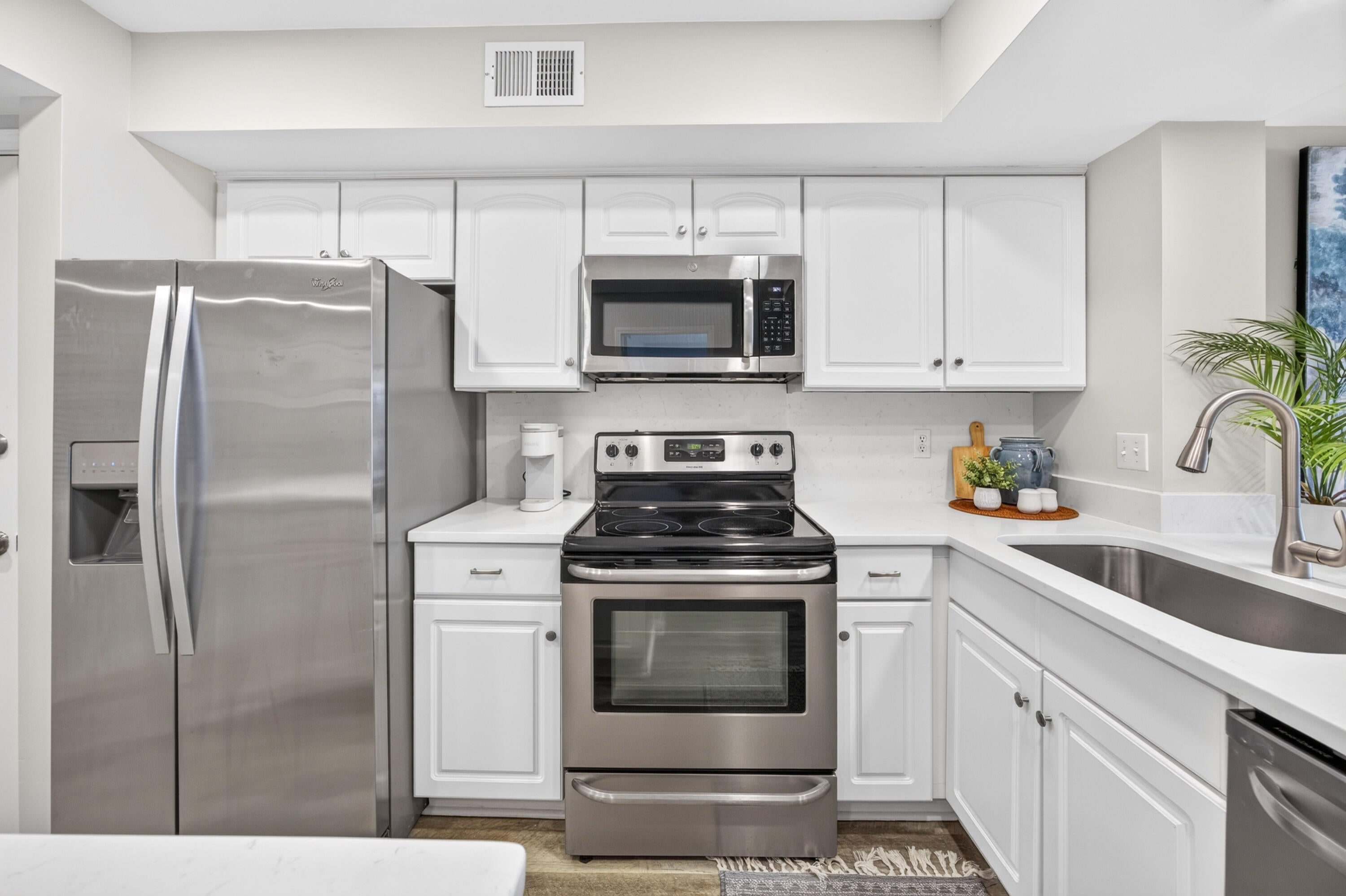 HARBOUR POINT CONDO - Residential