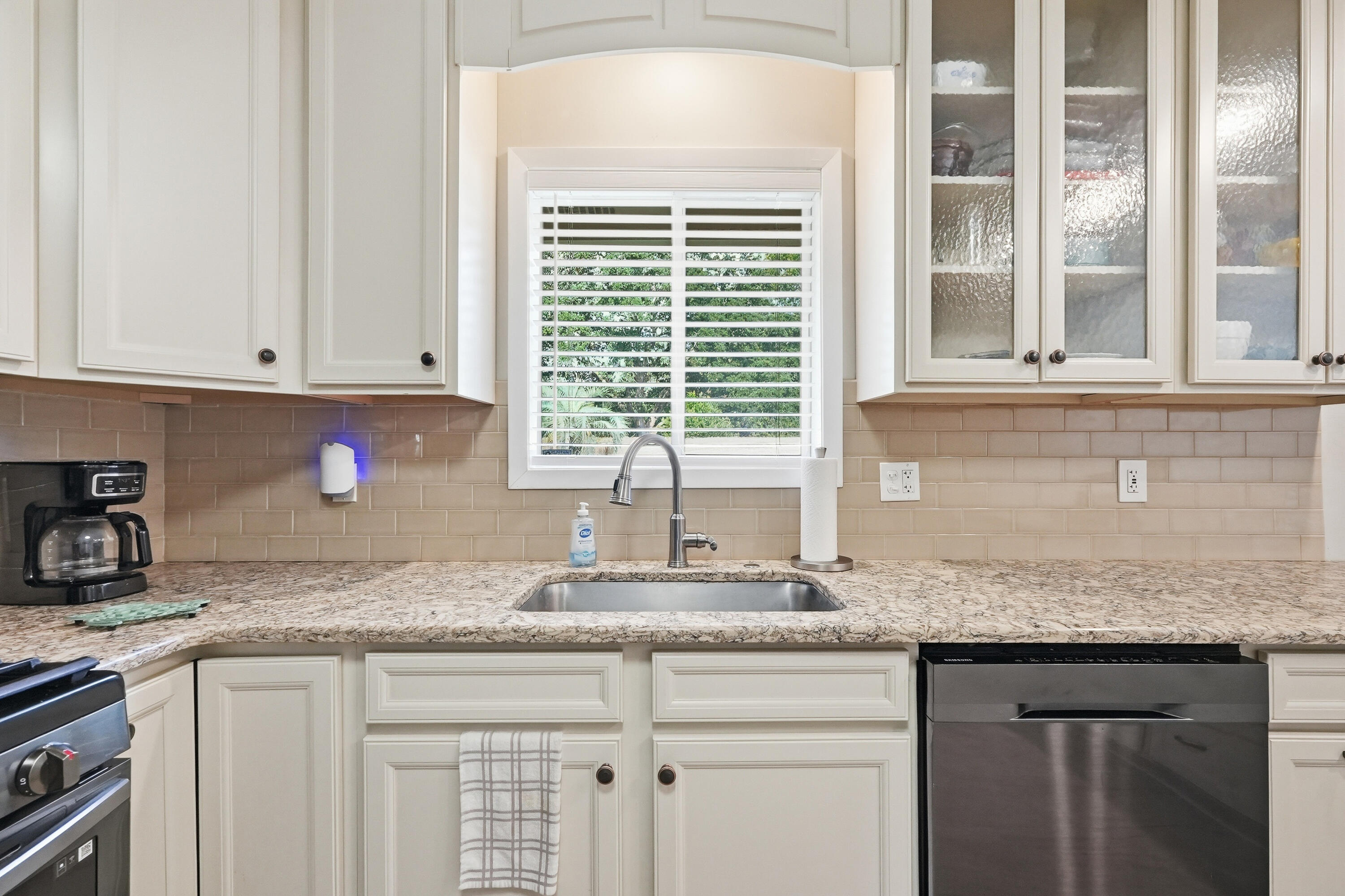 COUNTRY CLUB ESTATES 1ST ADDN - Residential