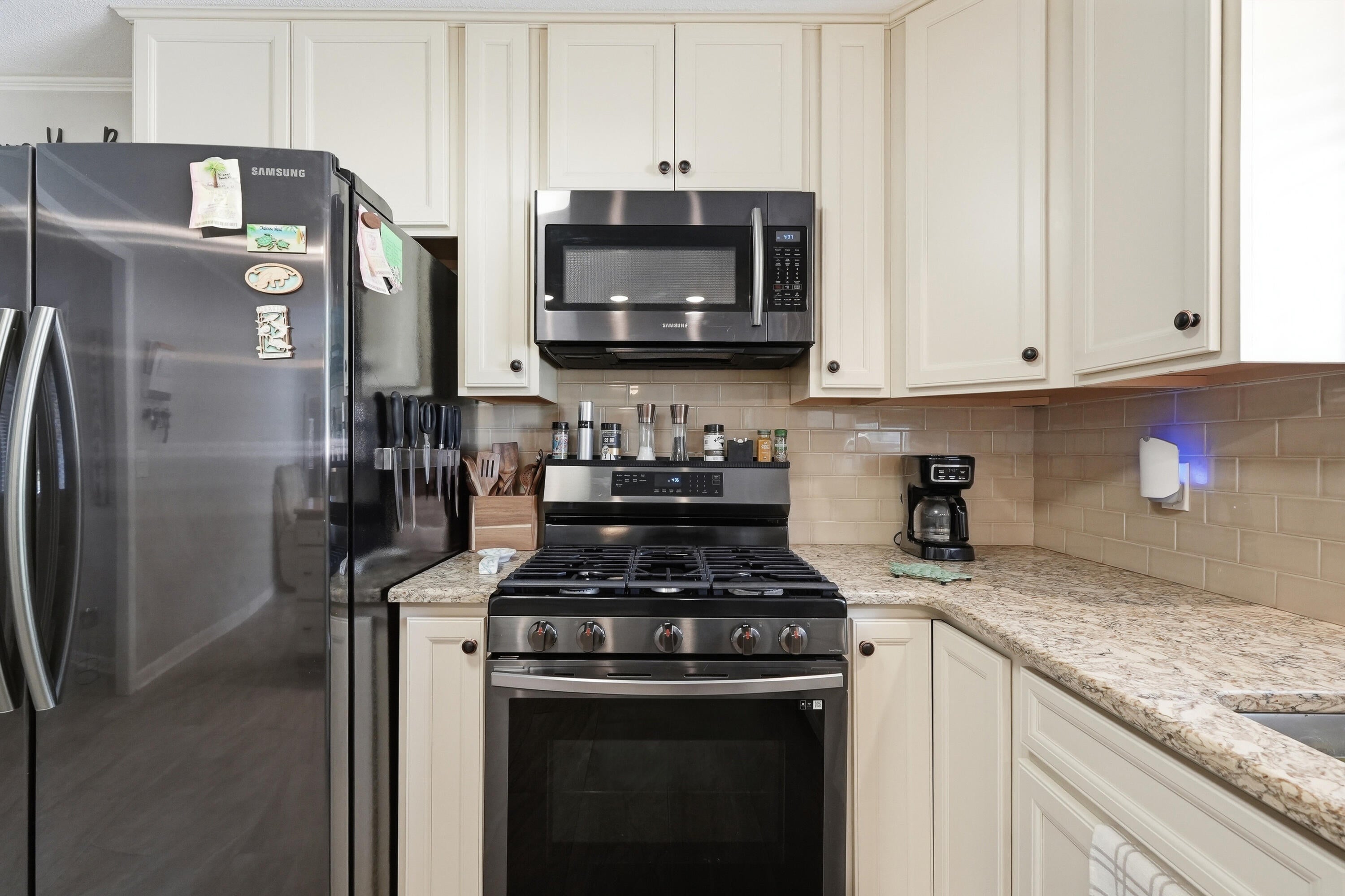 COUNTRY CLUB ESTATES 1ST ADDN - Residential