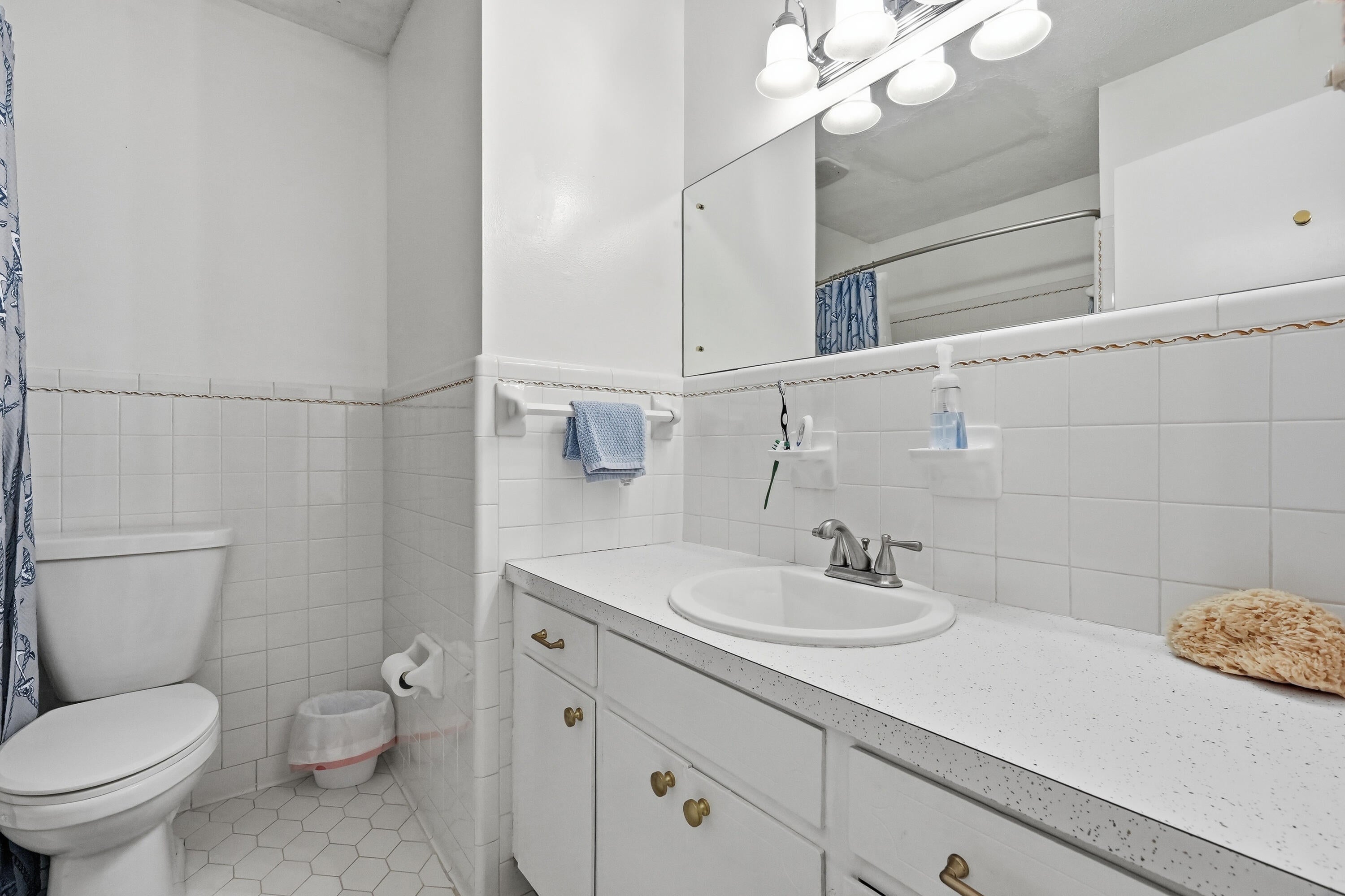 COUNTRY CLUB ESTATES 1ST ADDN - Residential