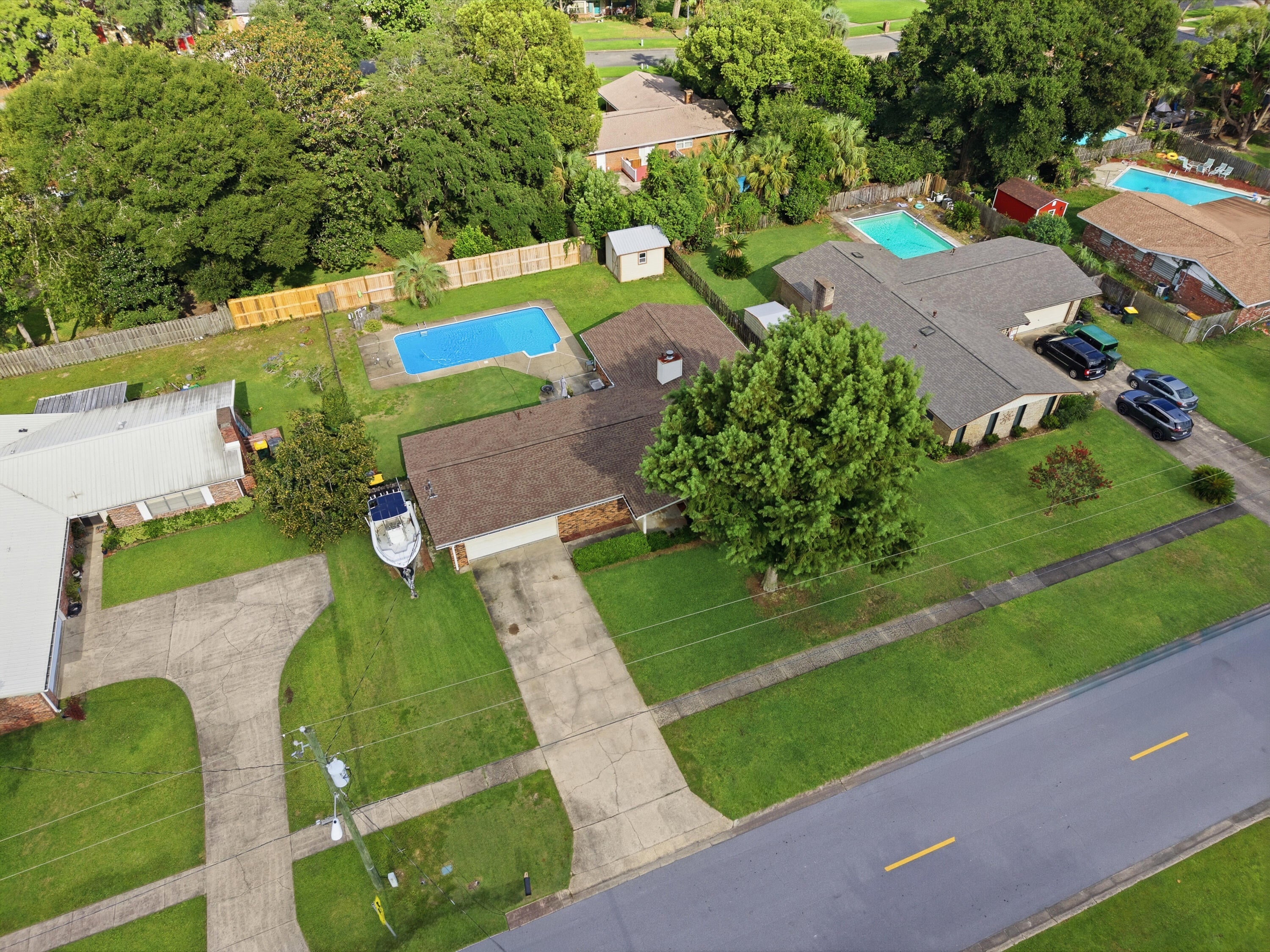 COUNTRY CLUB ESTATES 1ST ADDN - Residential