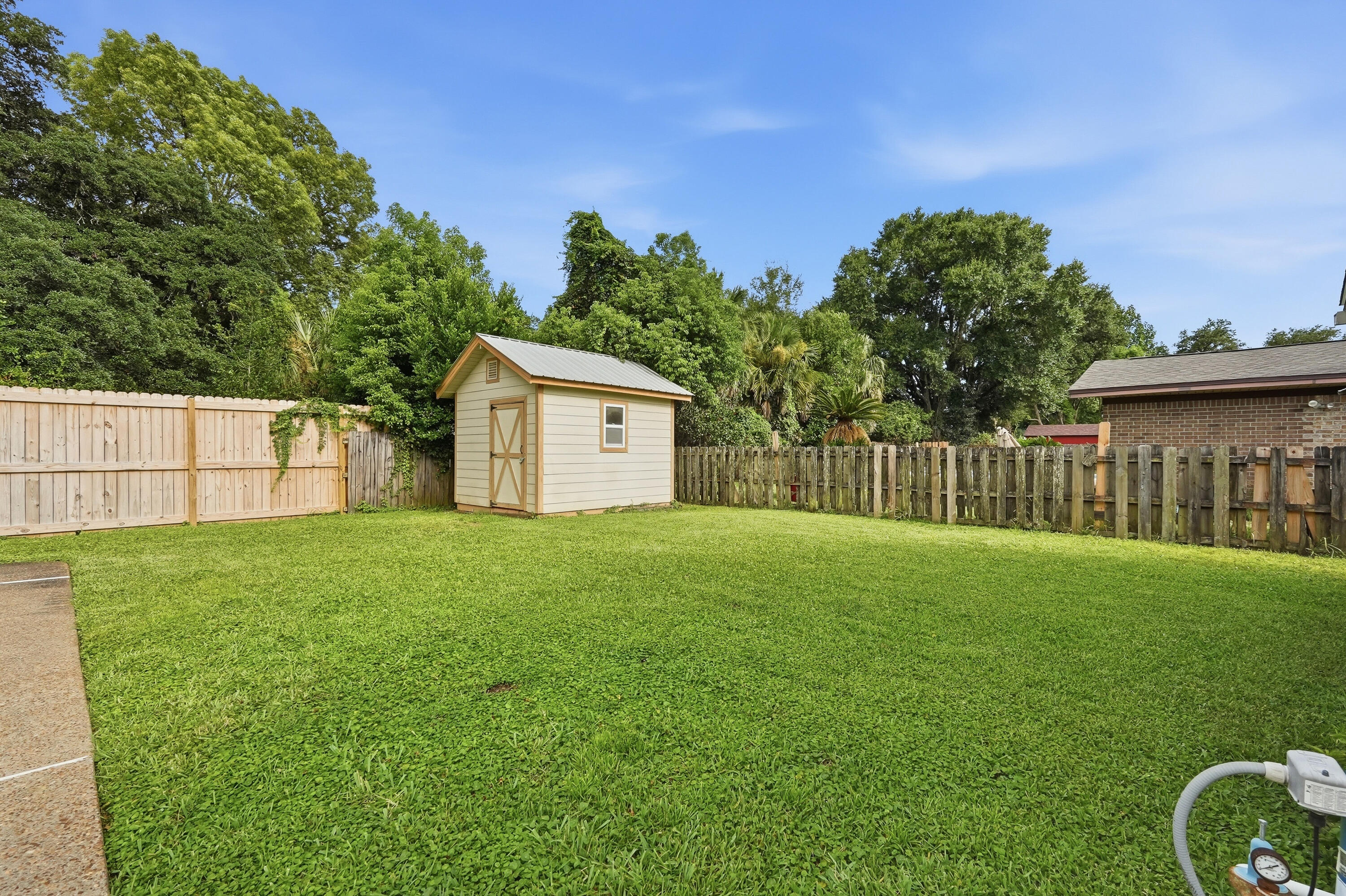 COUNTRY CLUB ESTATES 1ST ADDN - Residential
