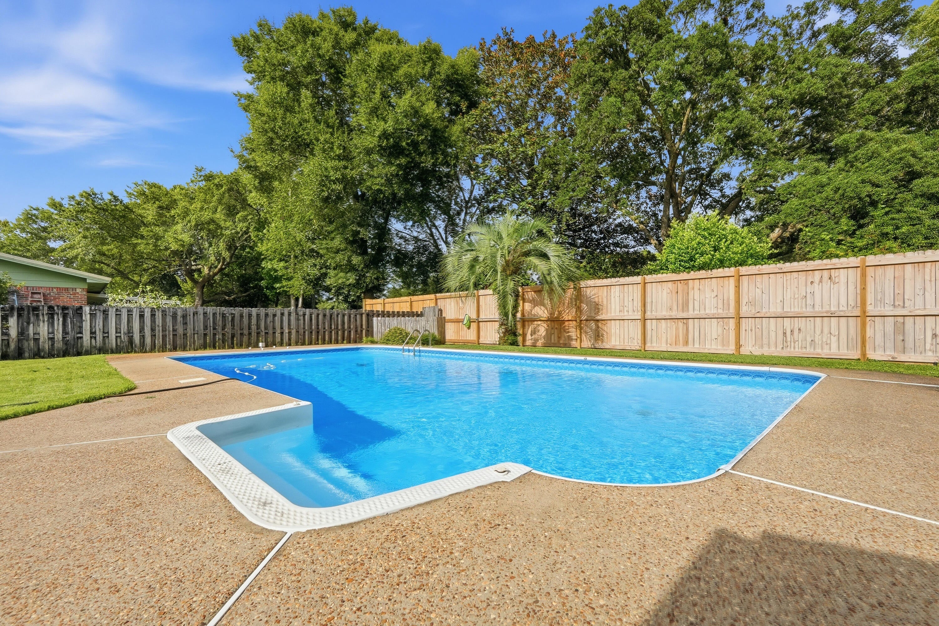 COUNTRY CLUB ESTATES 1ST ADDN - Residential