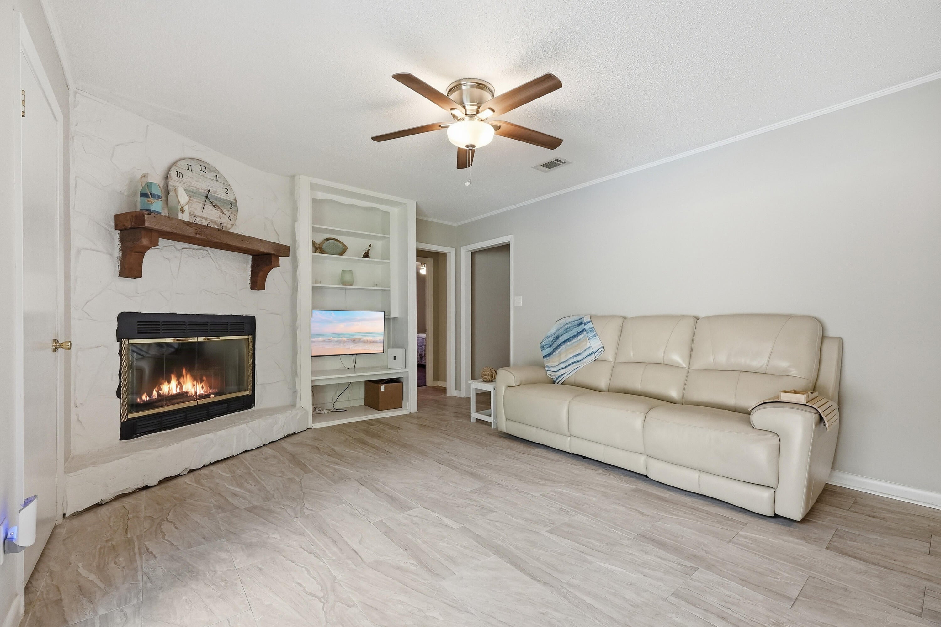 COUNTRY CLUB ESTATES 1ST ADDN - Residential