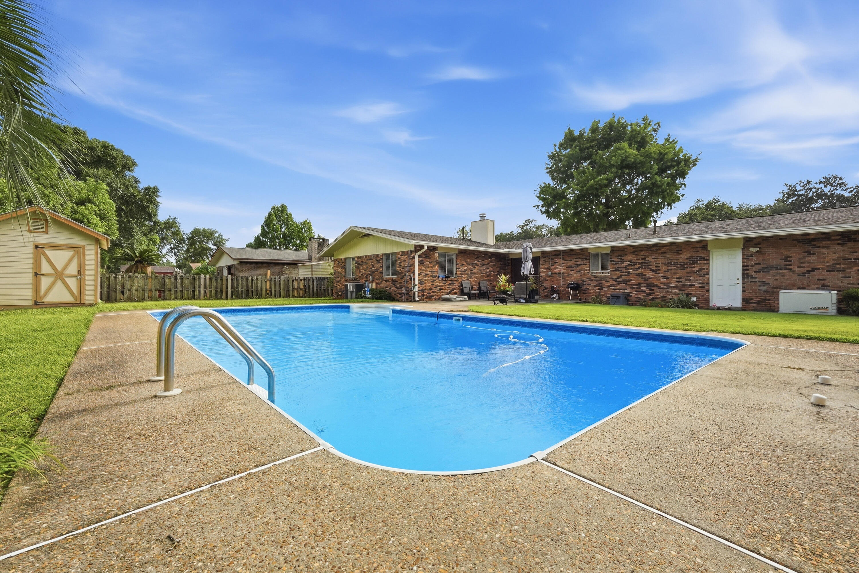 COUNTRY CLUB ESTATES 1ST ADDN - Residential