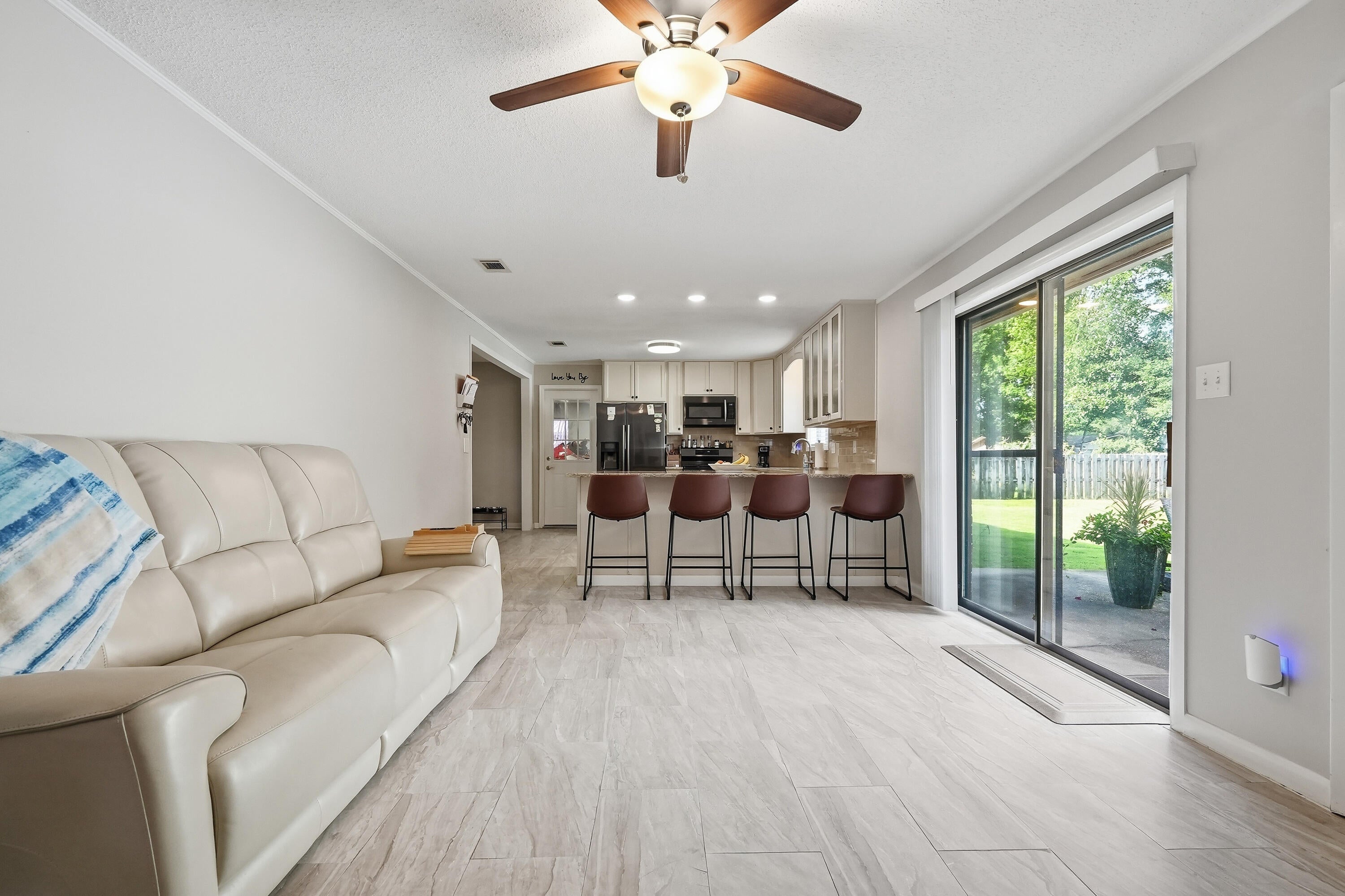 COUNTRY CLUB ESTATES 1ST ADDN - Residential
