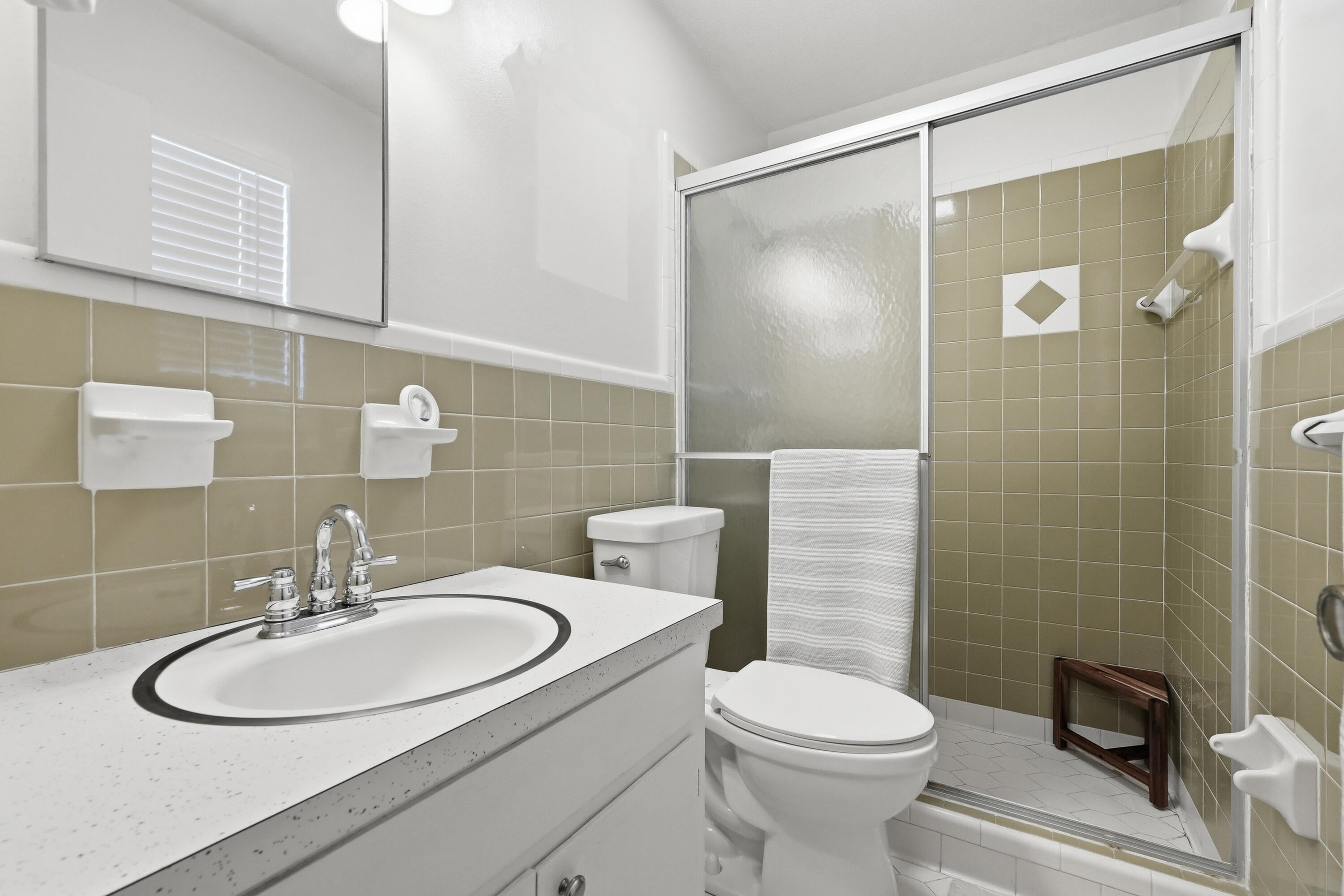 COUNTRY CLUB ESTATES 1ST ADDN - Residential