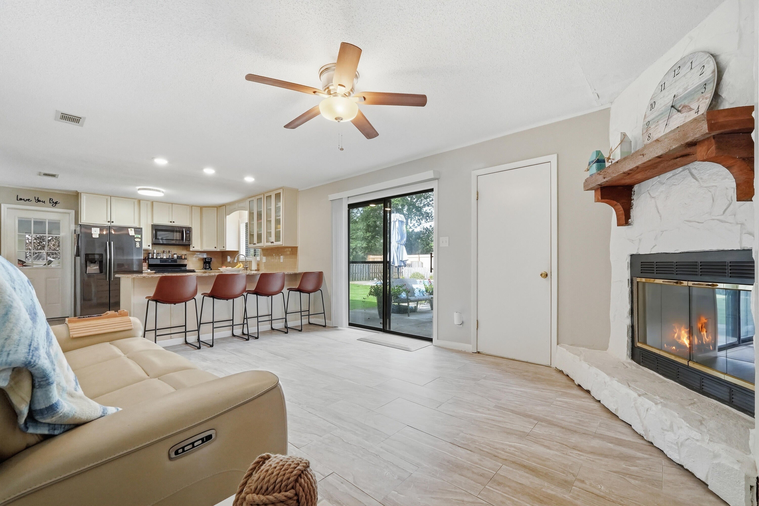COUNTRY CLUB ESTATES 1ST ADDN - Residential