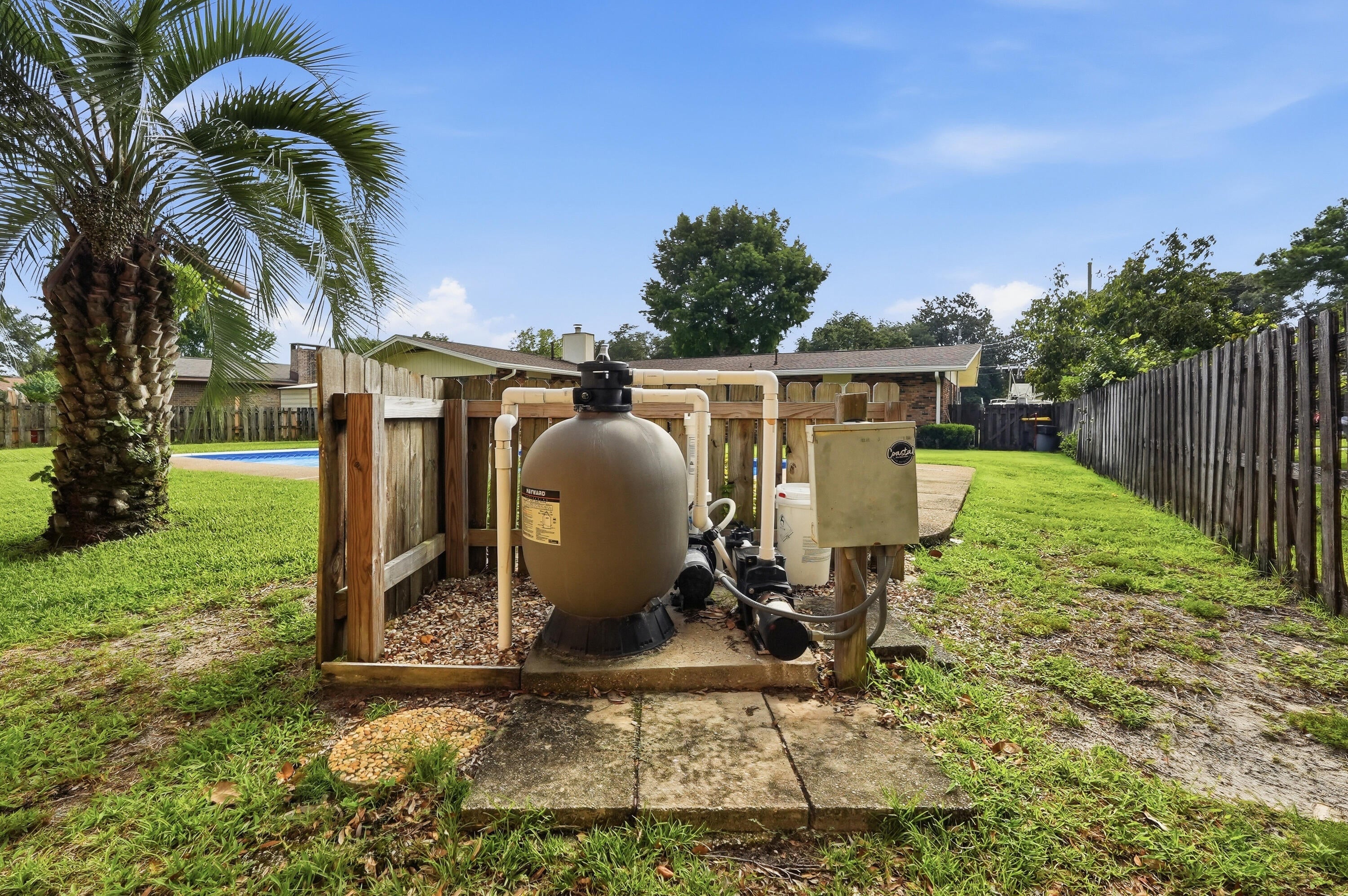 COUNTRY CLUB ESTATES 1ST ADDN - Residential