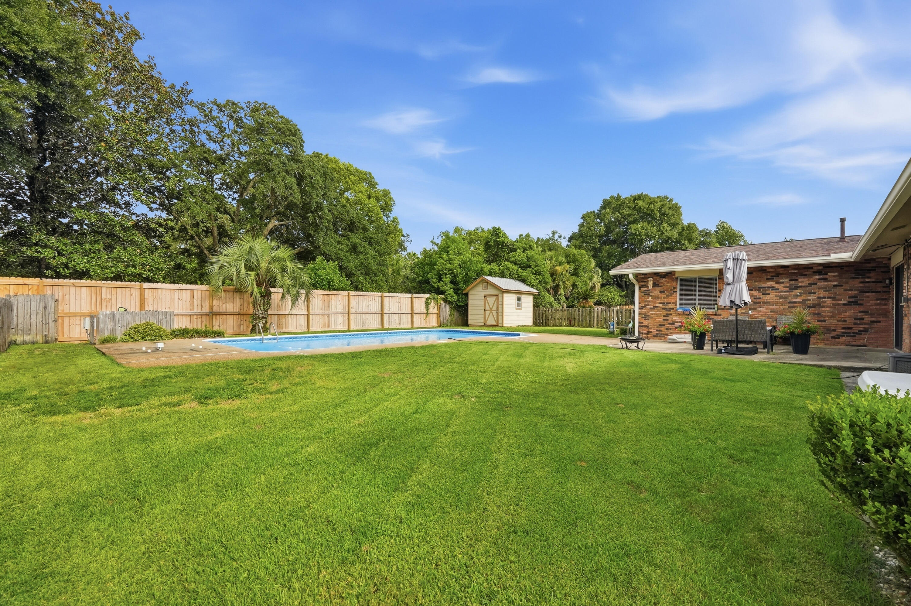 COUNTRY CLUB ESTATES 1ST ADDN - Residential
