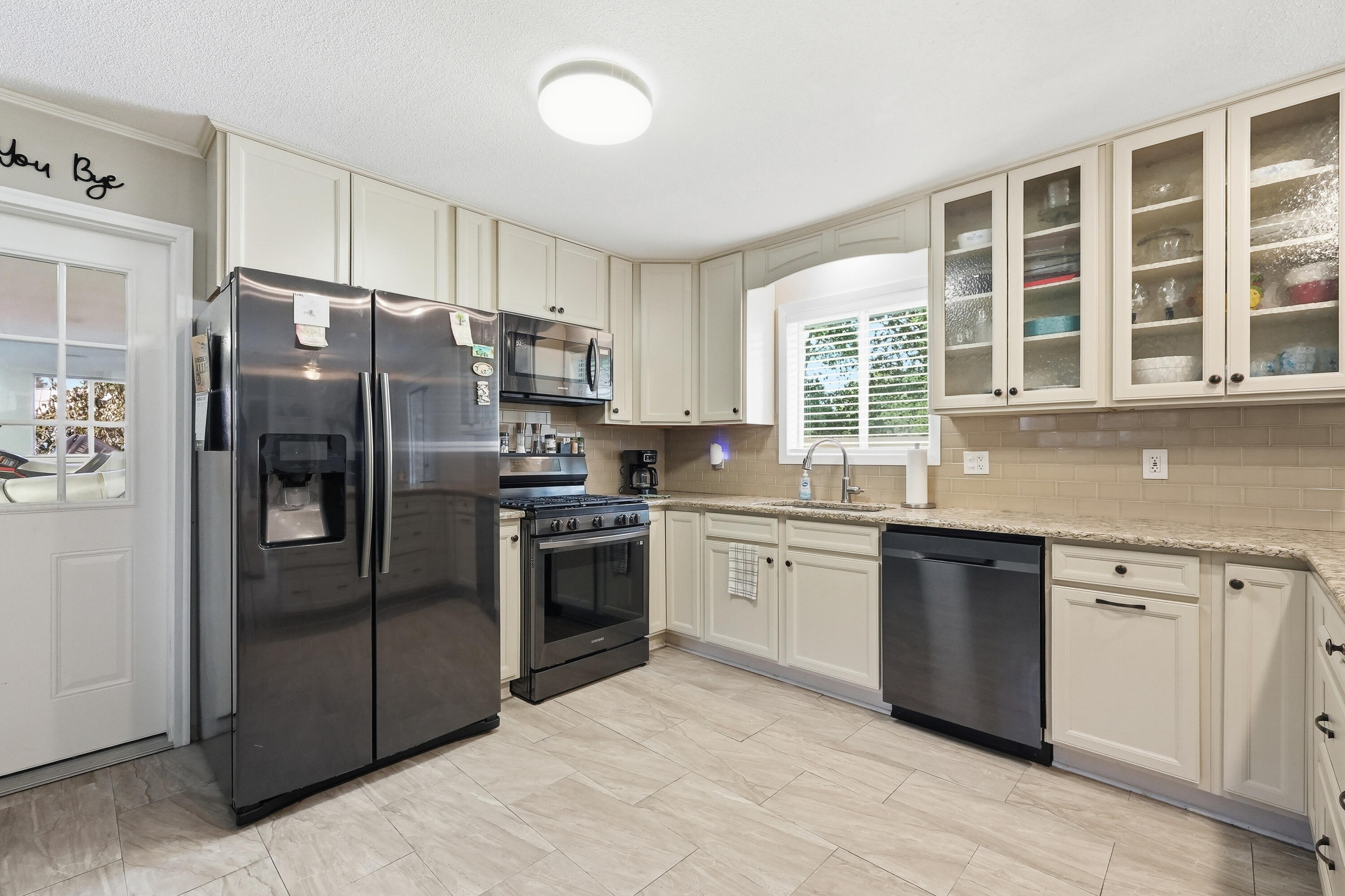 COUNTRY CLUB ESTATES 1ST ADDN - Residential