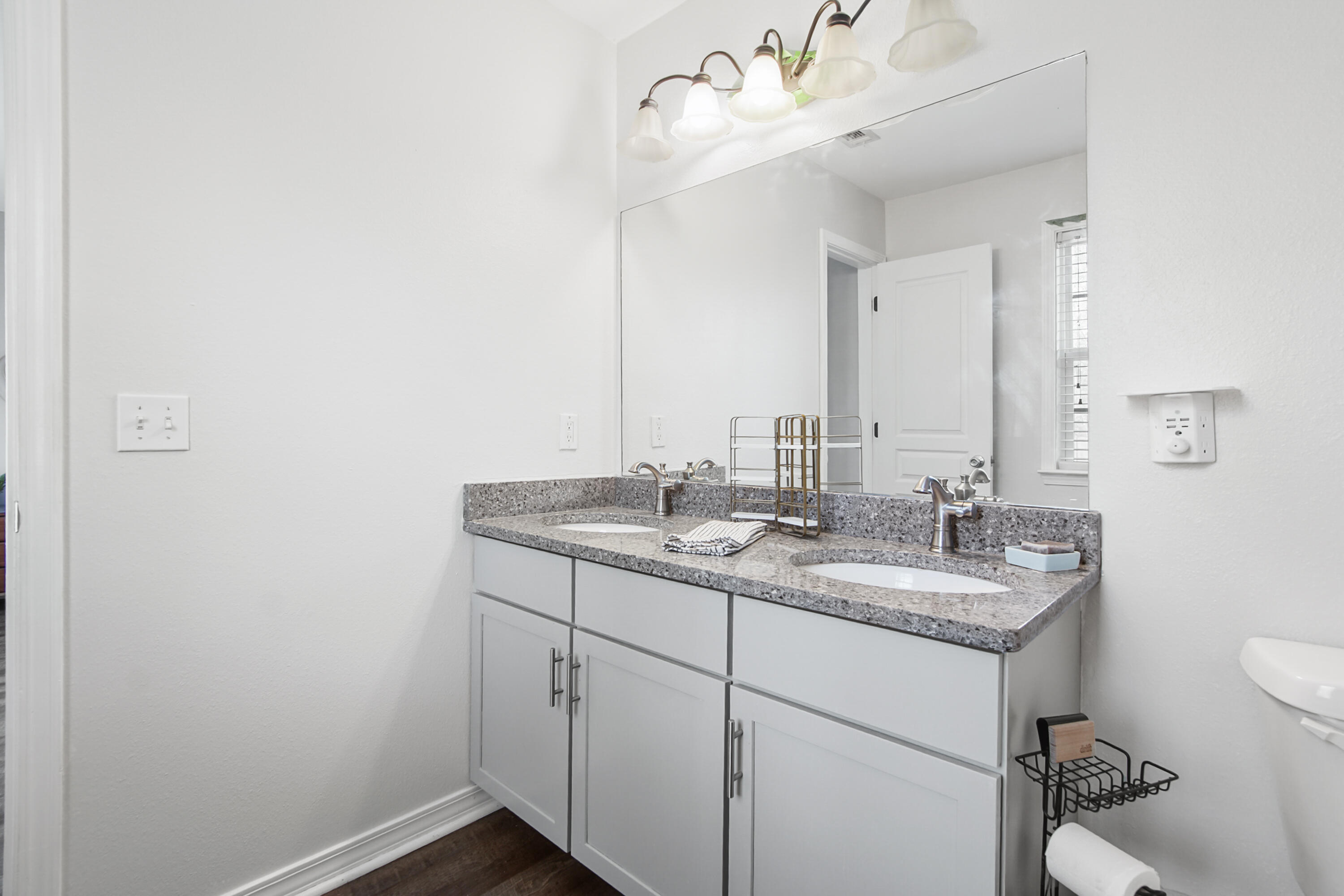 HUNTERS' RIDGE - Residential Lease