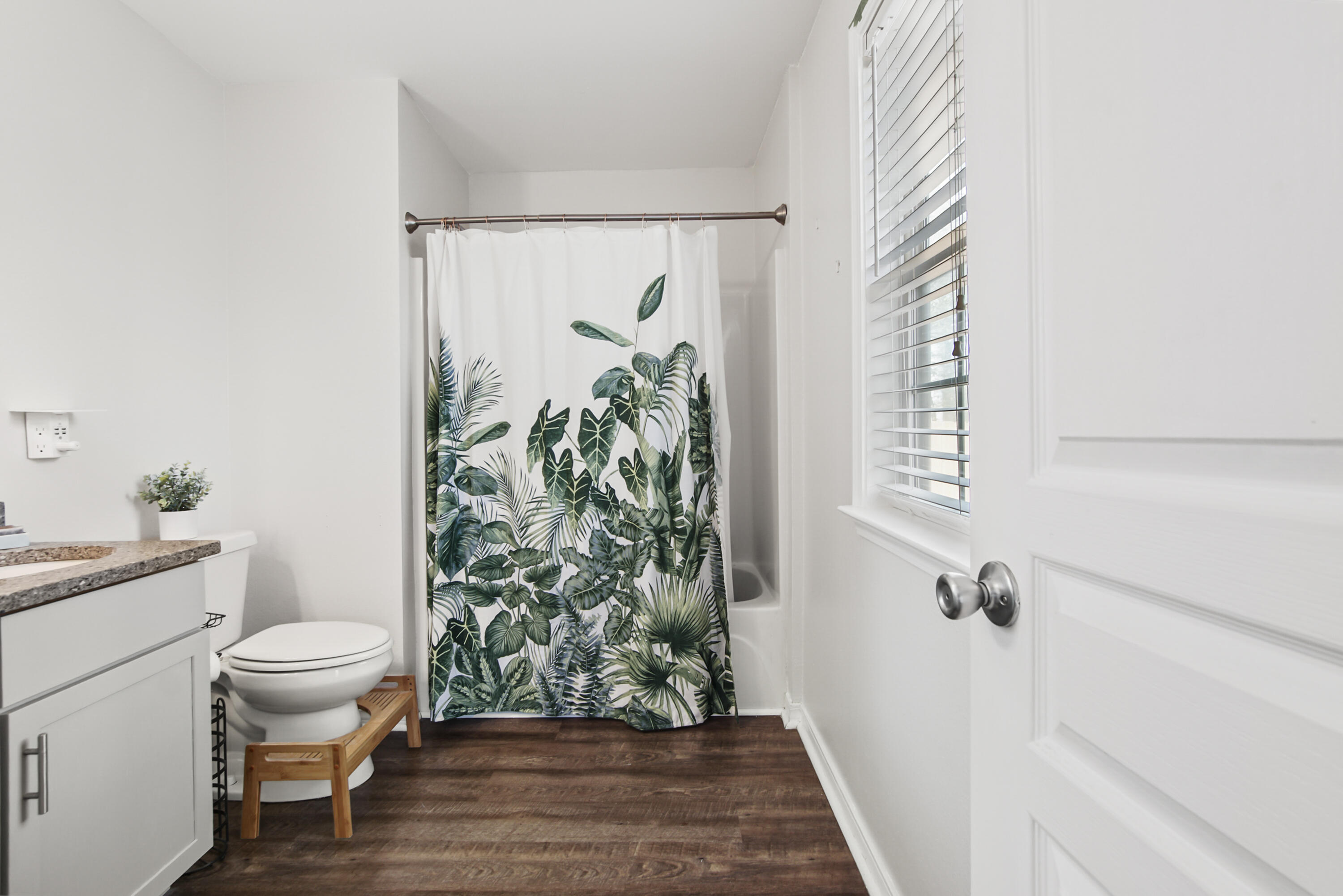 HUNTERS' RIDGE - Residential Lease