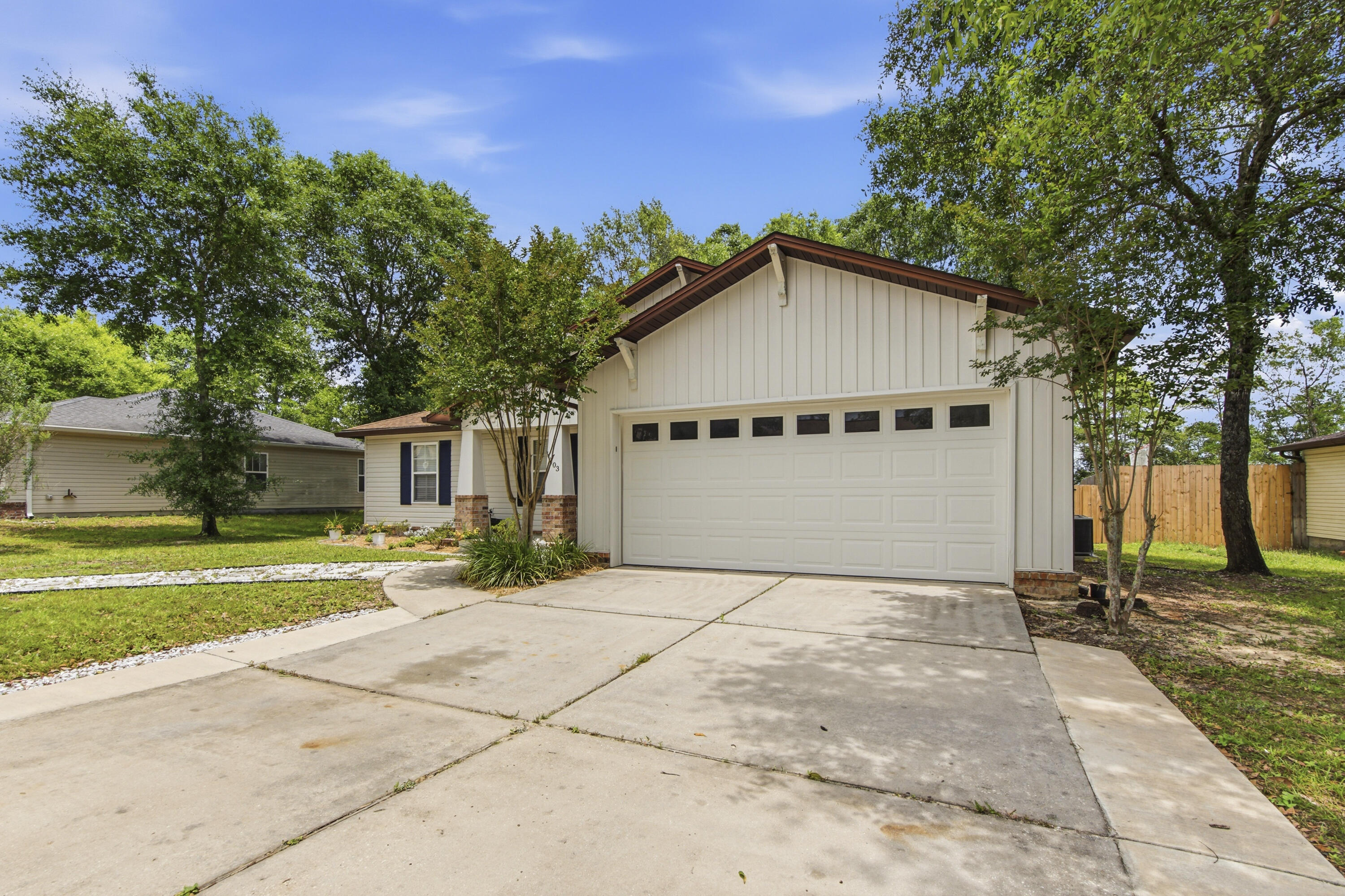 HUNTERS' RIDGE - Residential Lease