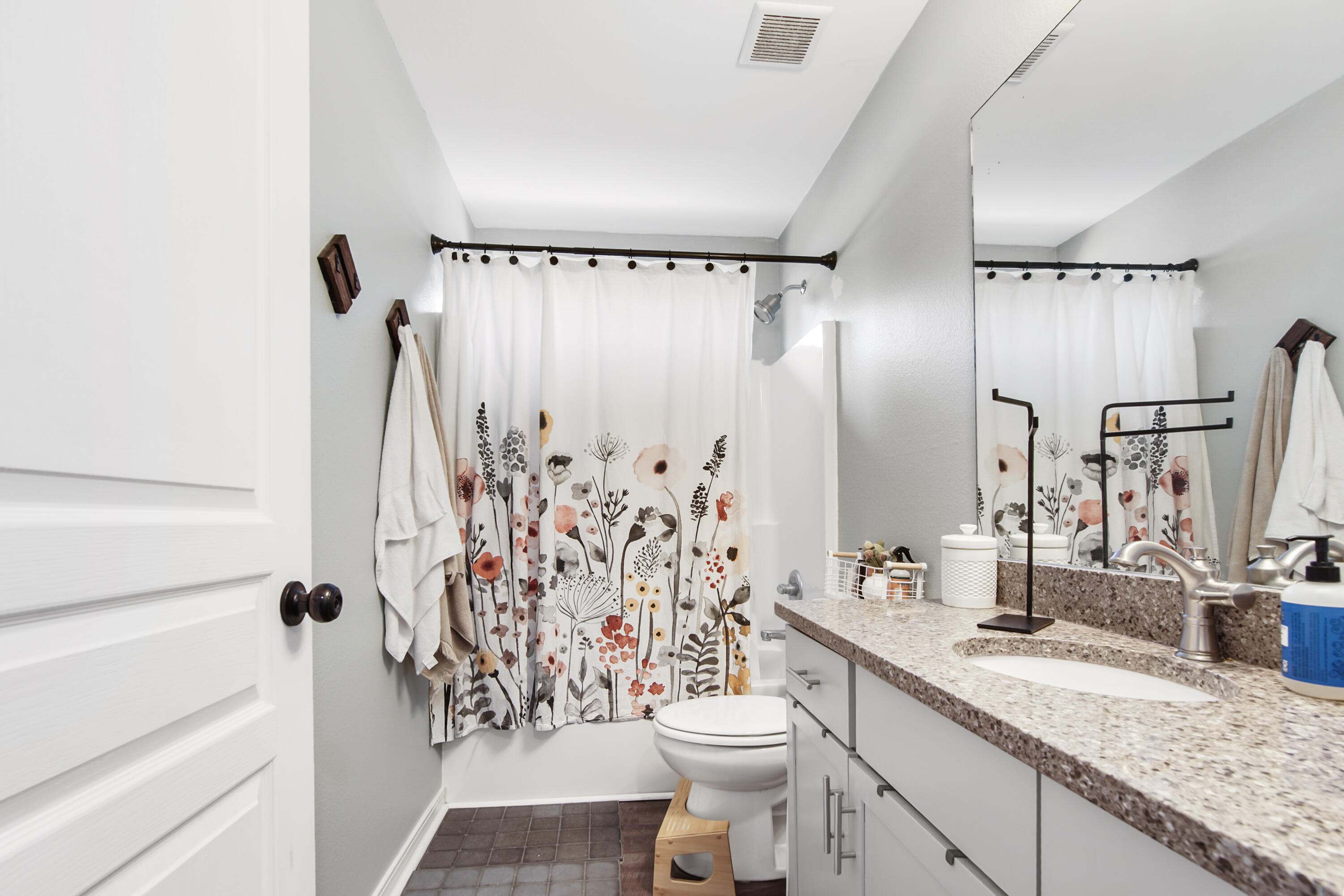 HUNTERS' RIDGE - Residential Lease