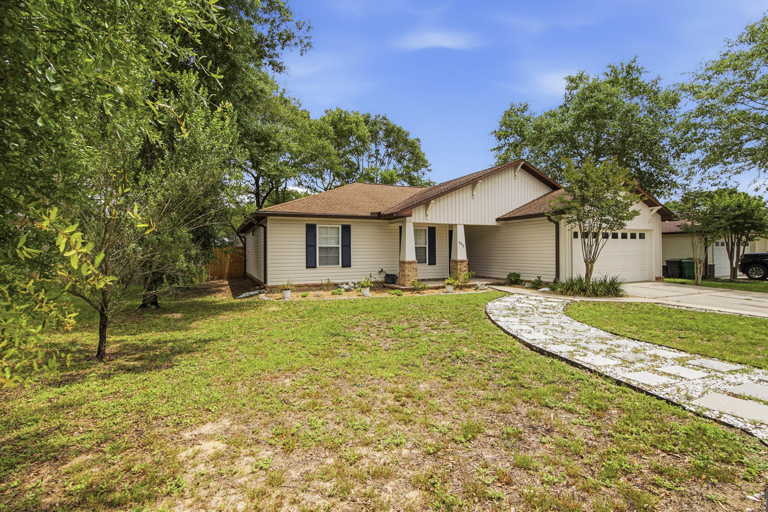 HUNTERS' RIDGE - Residential Lease