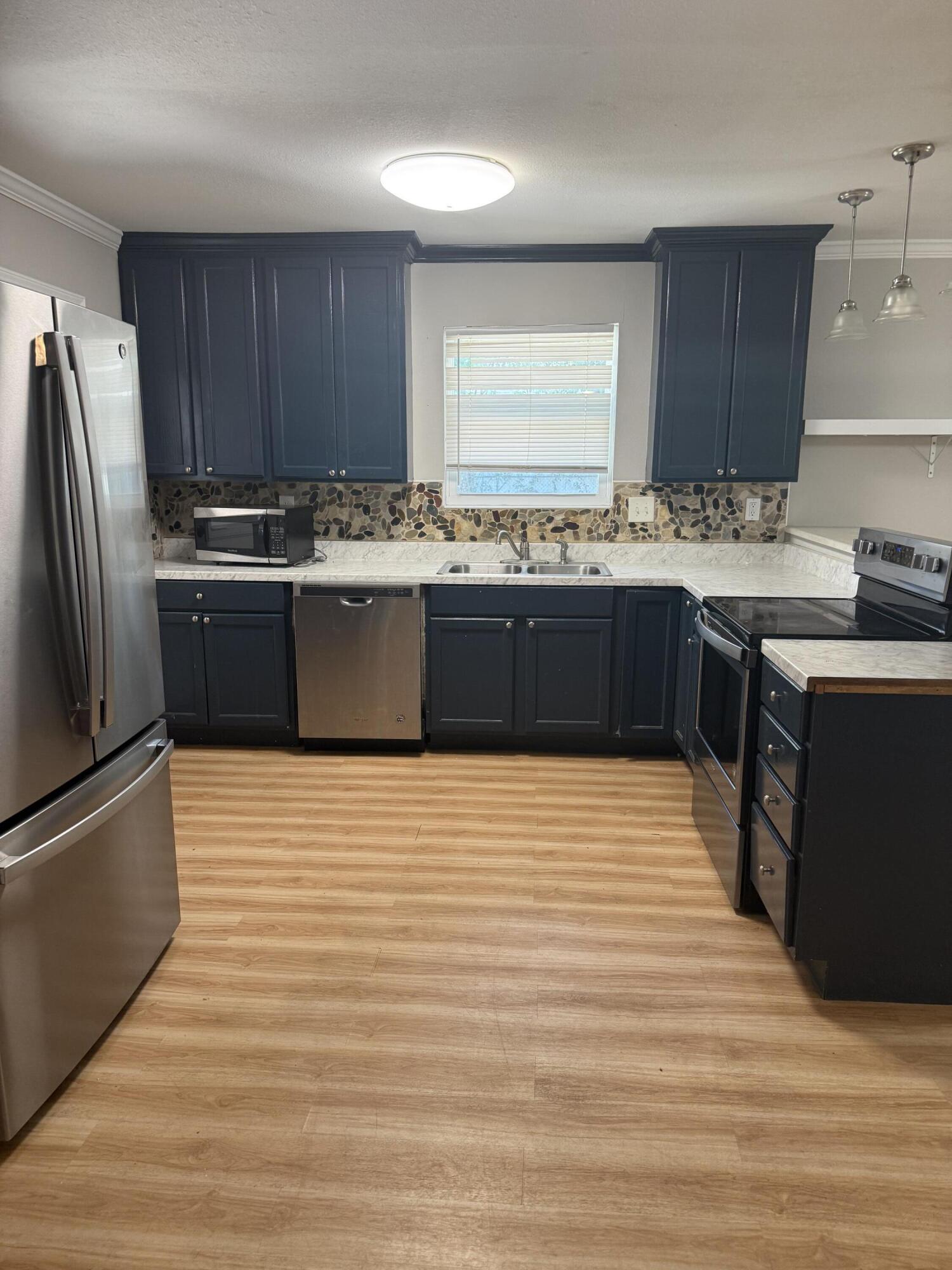 COLONY EST 3RD ADD LOT 11 BLK G - Residential Lease