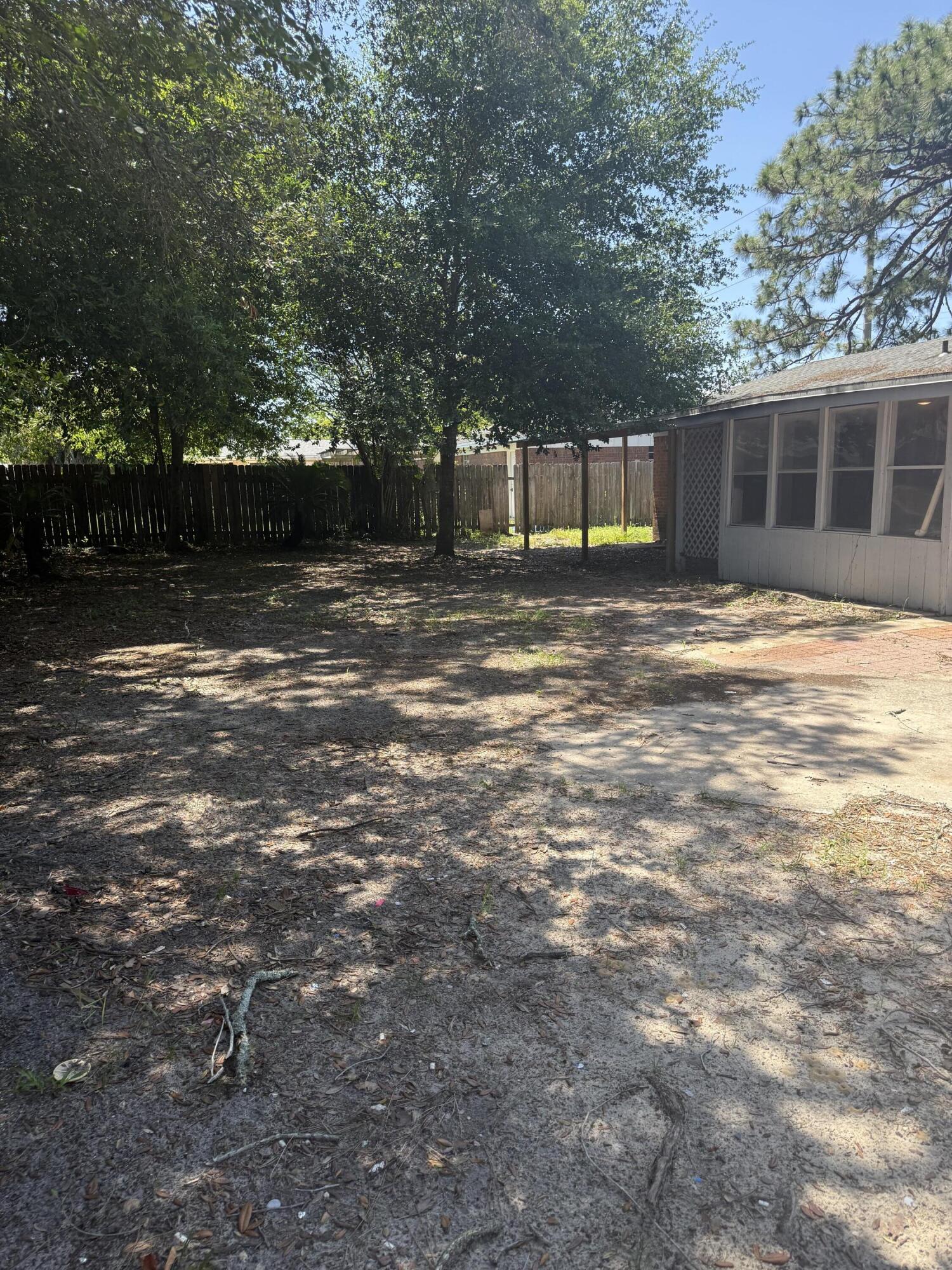 COLONY EST 3RD ADD LOT 11 BLK G - Residential Lease