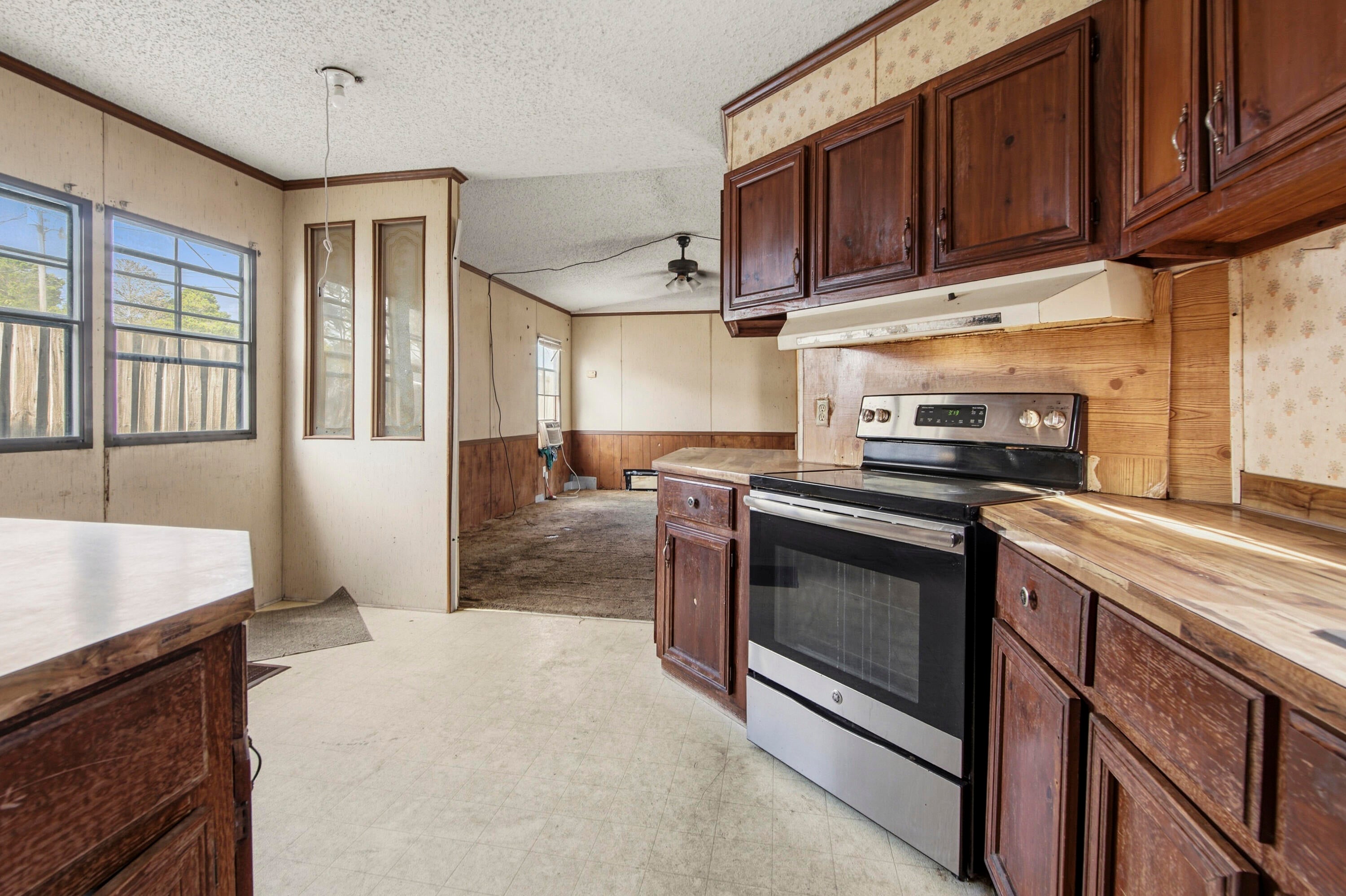 LAGUNA BEACH ESTATES - Residential