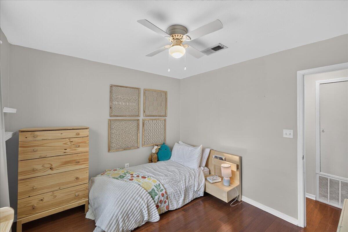 EDGEWATER VILLAGE - Residential