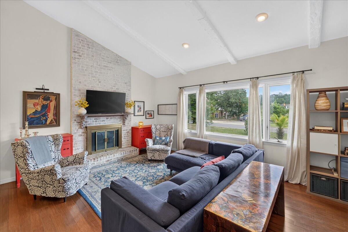 EDGEWATER VILLAGE - Residential