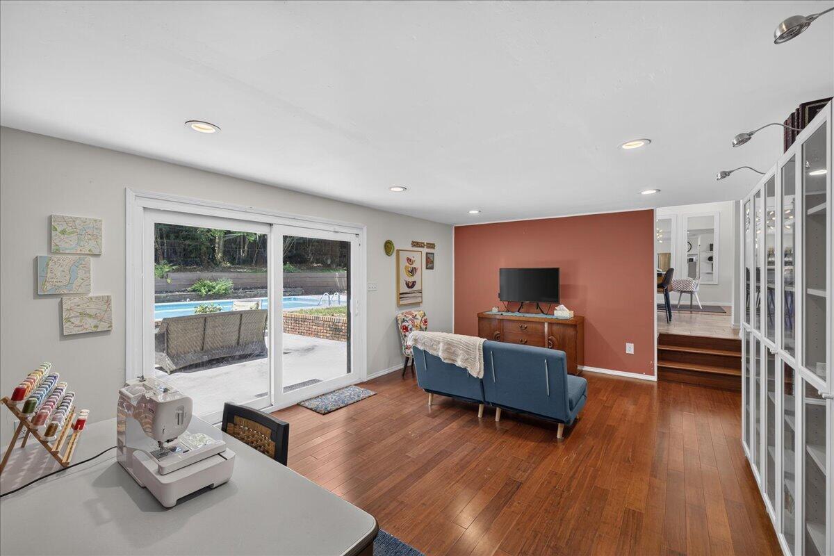 EDGEWATER VILLAGE - Residential