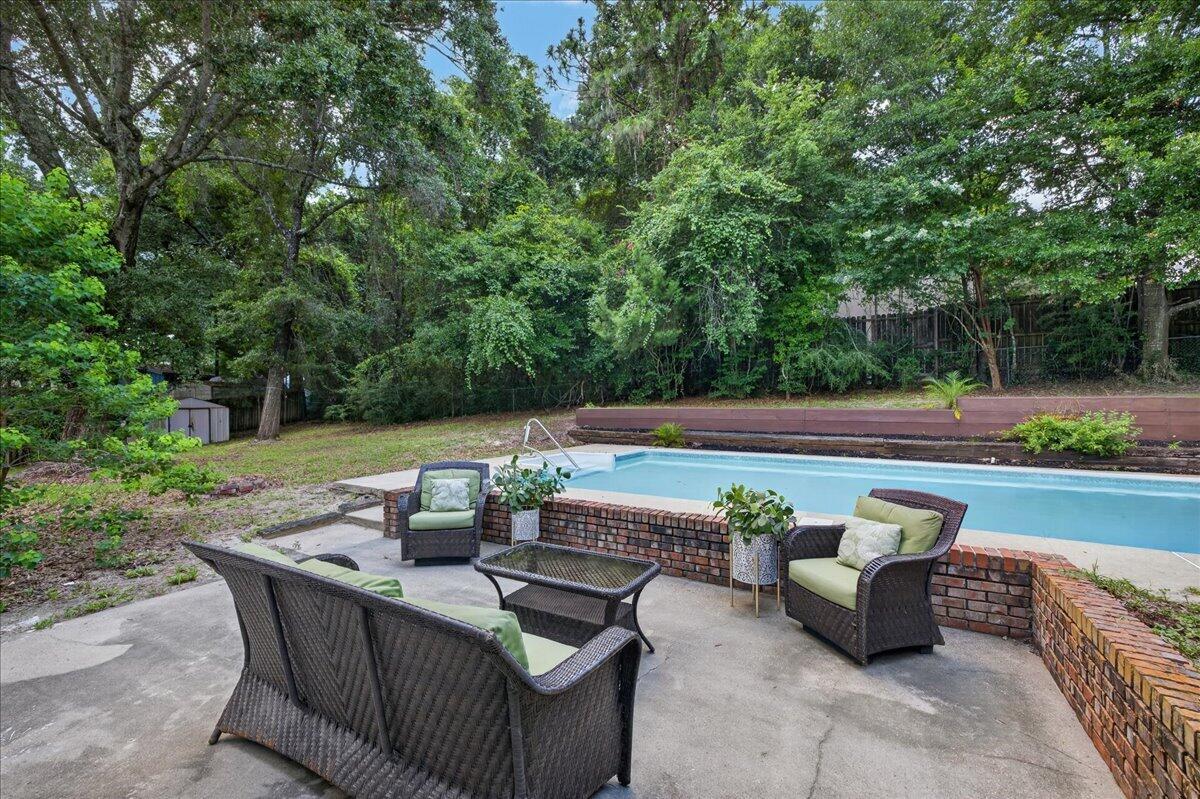 EDGEWATER VILLAGE - Residential