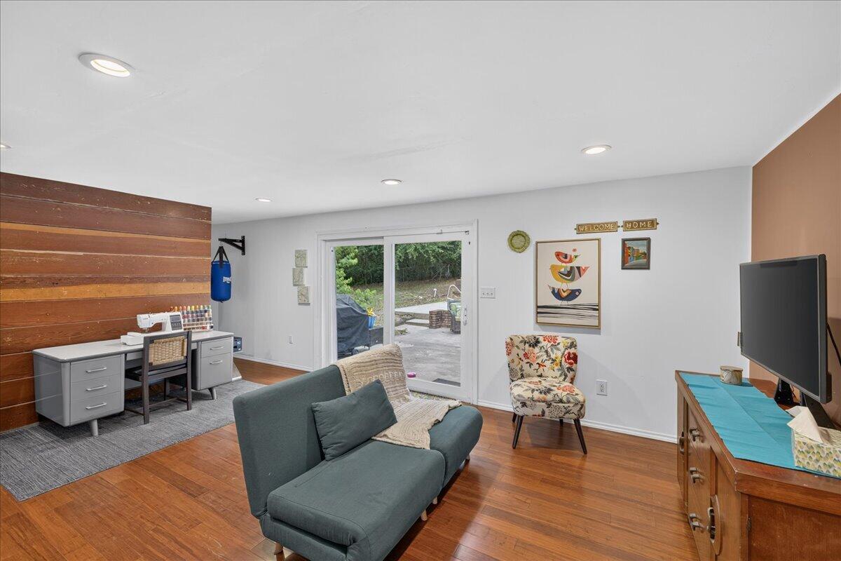 EDGEWATER VILLAGE - Residential