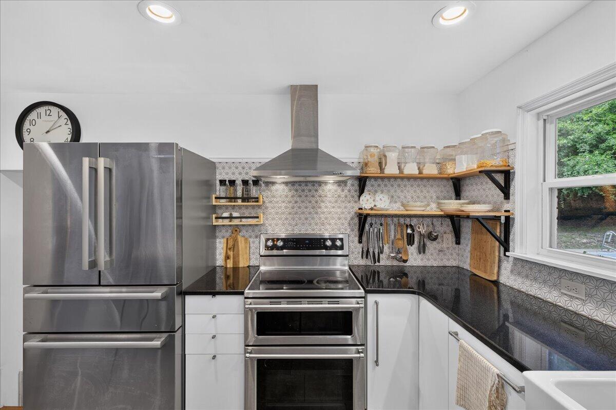 EDGEWATER VILLAGE - Residential