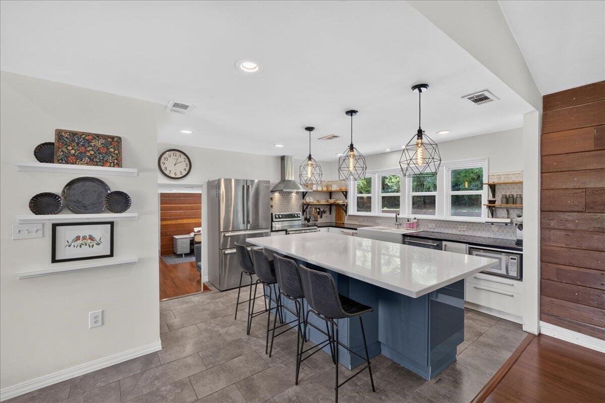 EDGEWATER VILLAGE - Residential