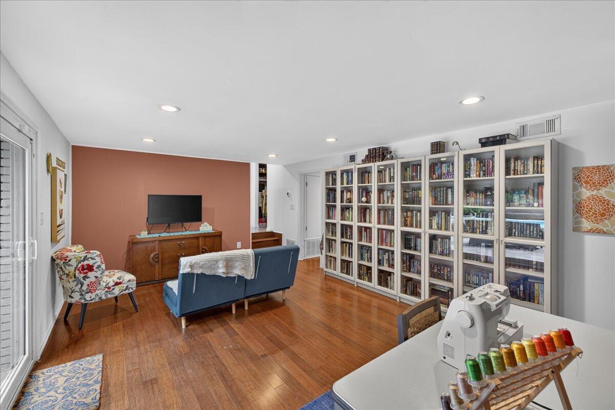 EDGEWATER VILLAGE - Residential