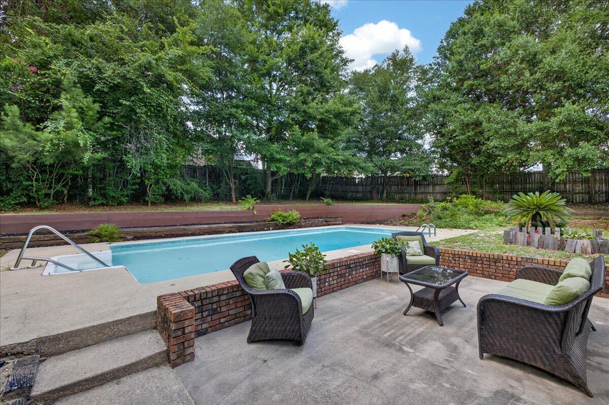 EDGEWATER VILLAGE - Residential