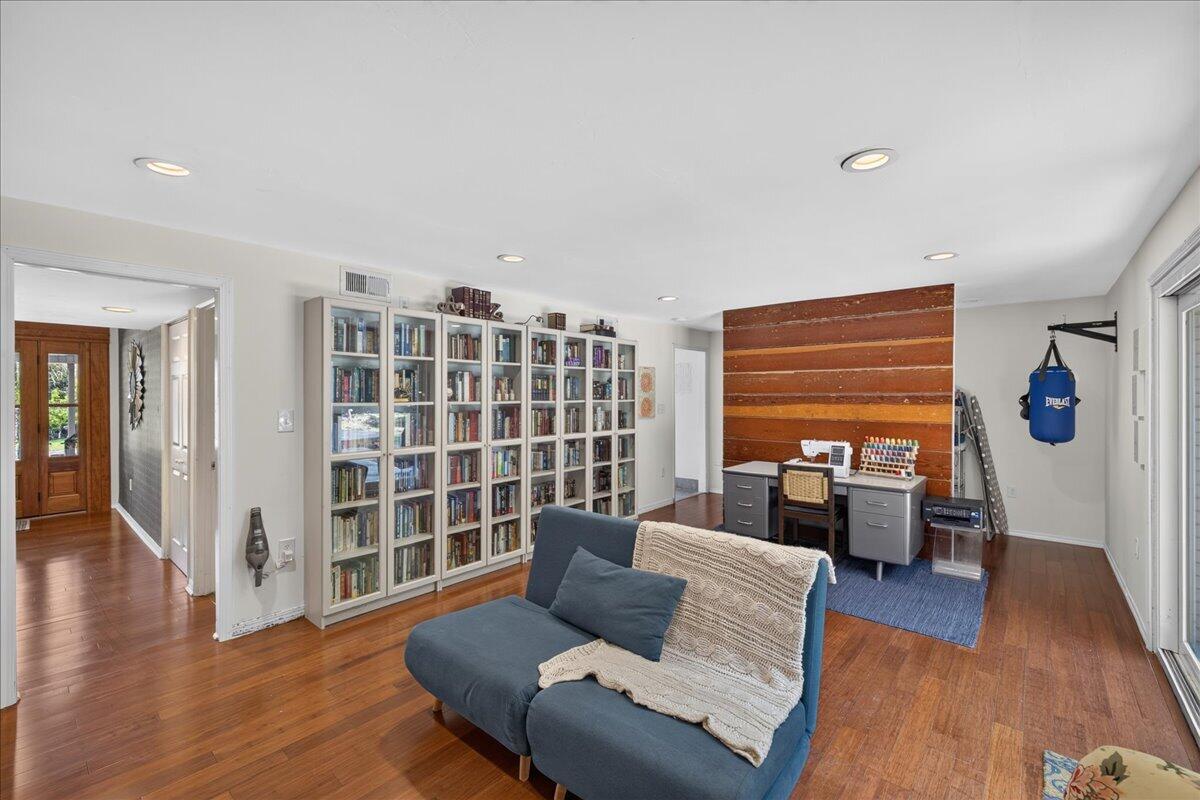 EDGEWATER VILLAGE - Residential