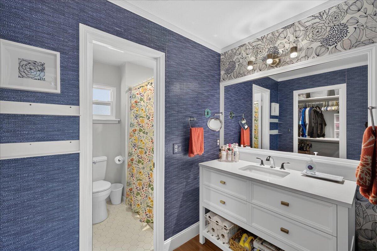 EDGEWATER VILLAGE - Residential