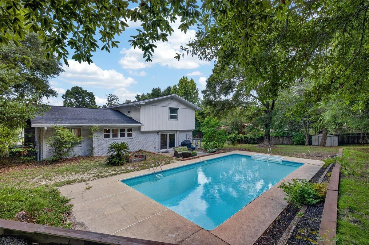 EDGEWATER VILLAGE - Residential