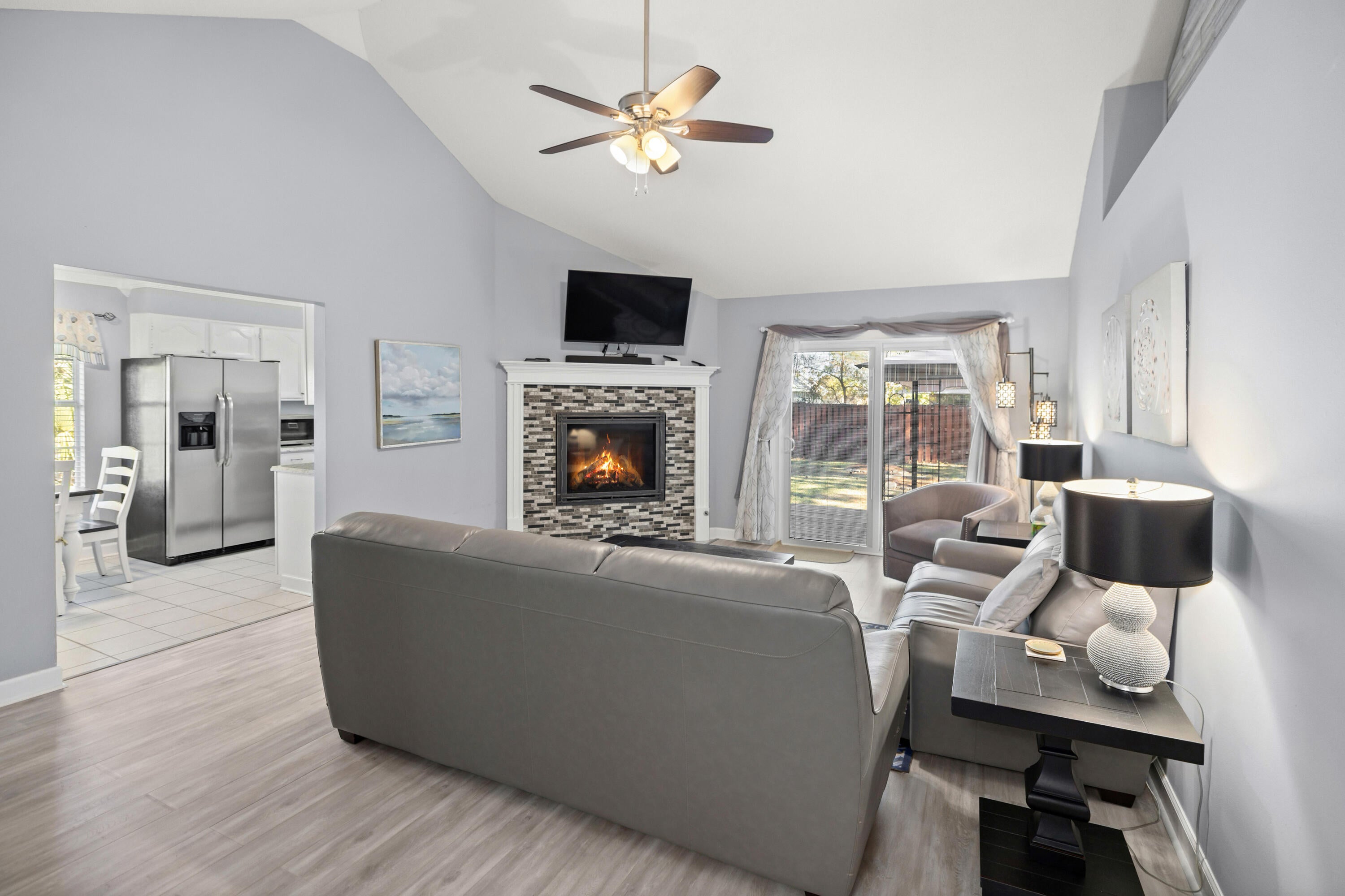 BAY BRIDGE LANDING - Residential Lease