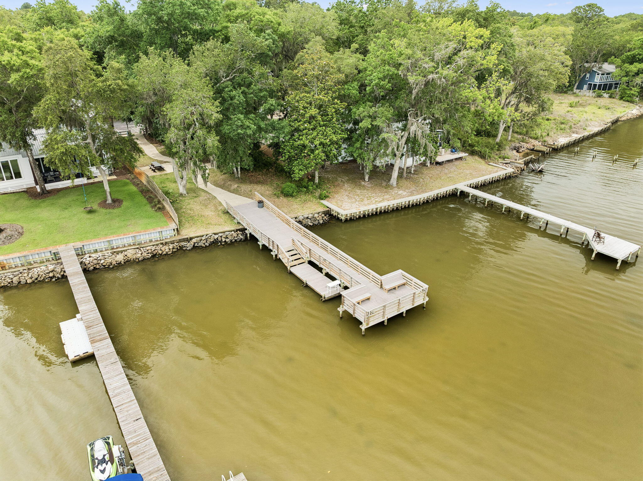 GRAYTON BAYOU - Residential