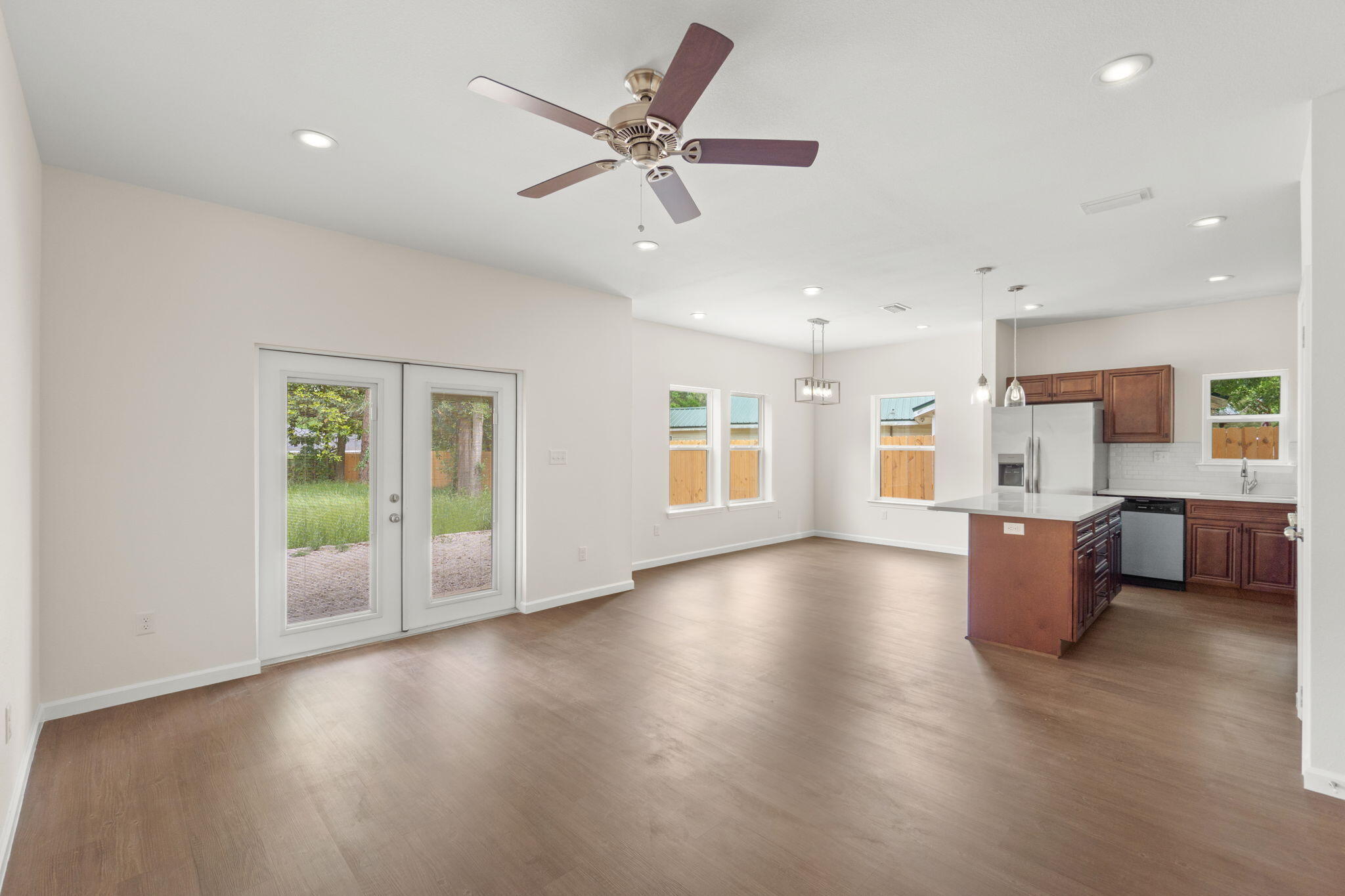 CRESTVIEW - Residential Lease