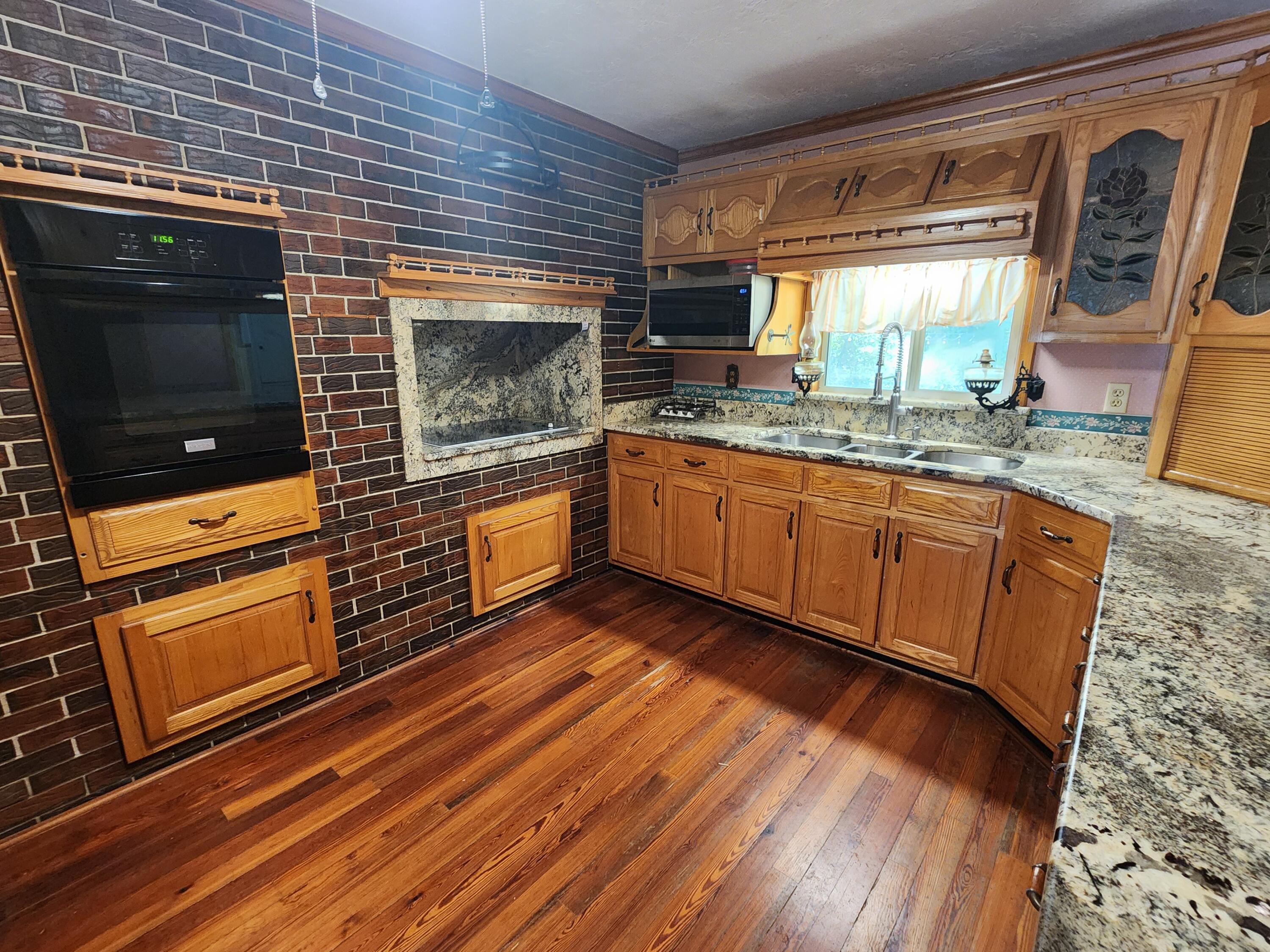 NO RECORDED SUBDIVISION - Residential