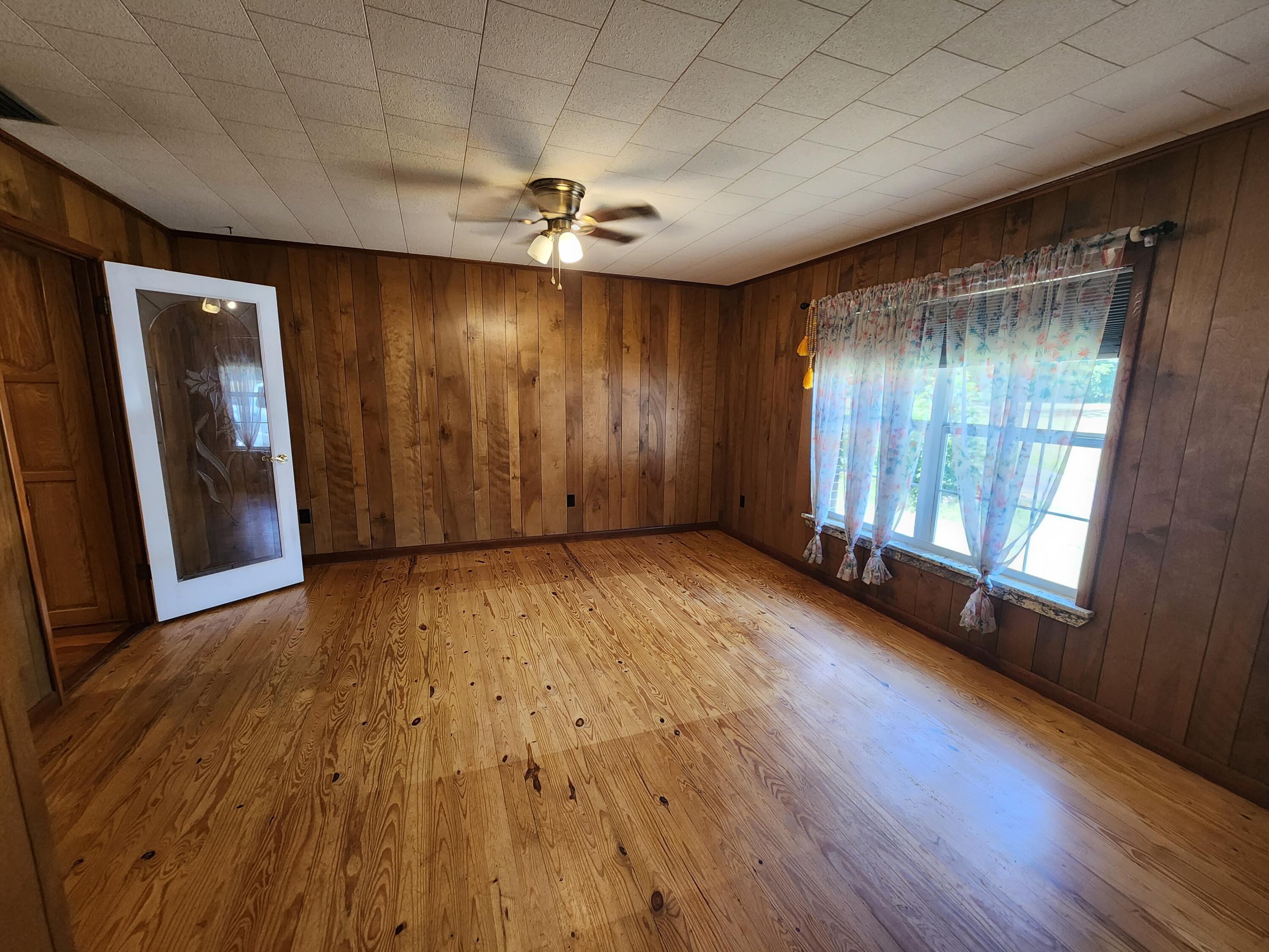 NO RECORDED SUBDIVISION - Residential