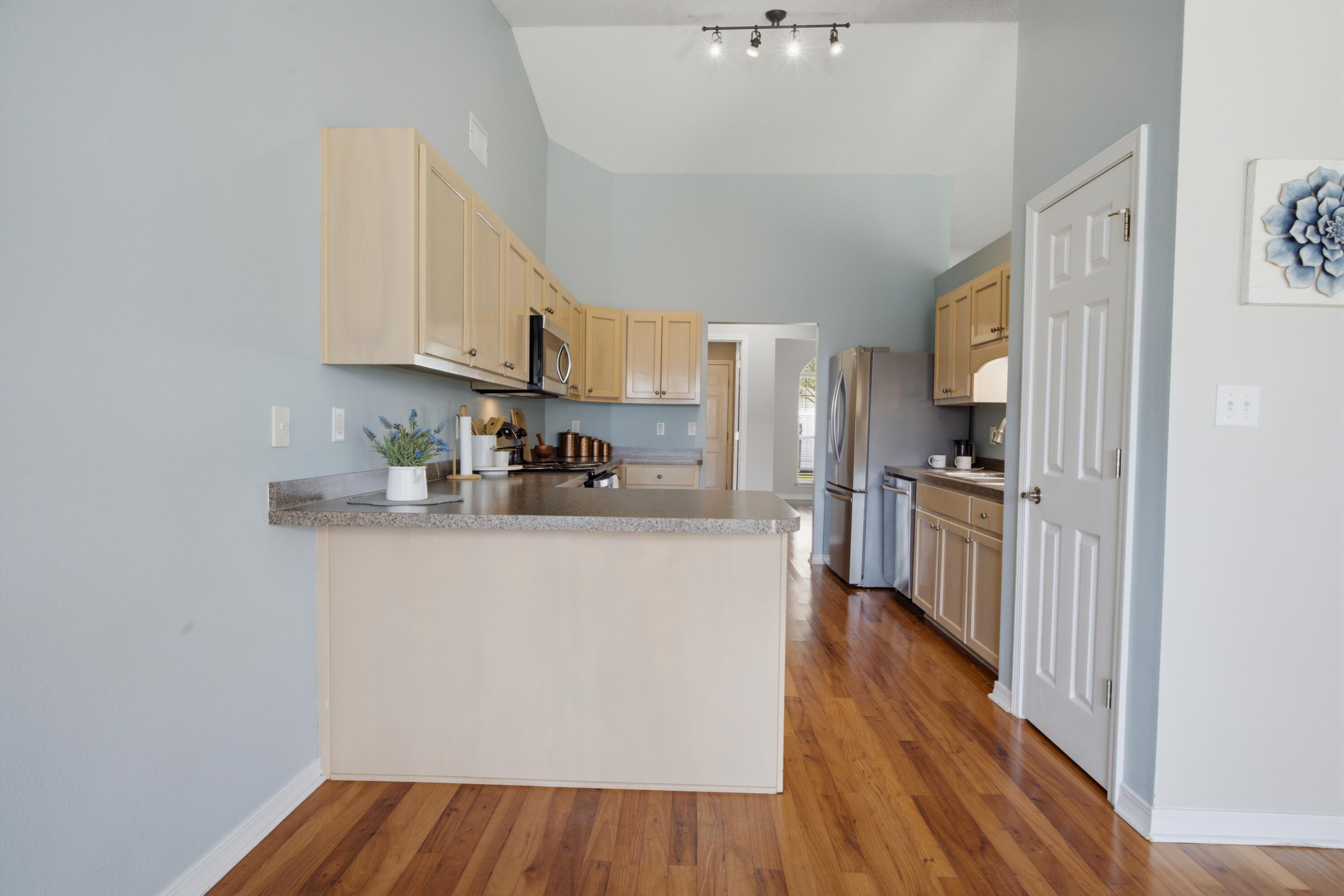 HAMPTON RIDGE ESTATES - Residential