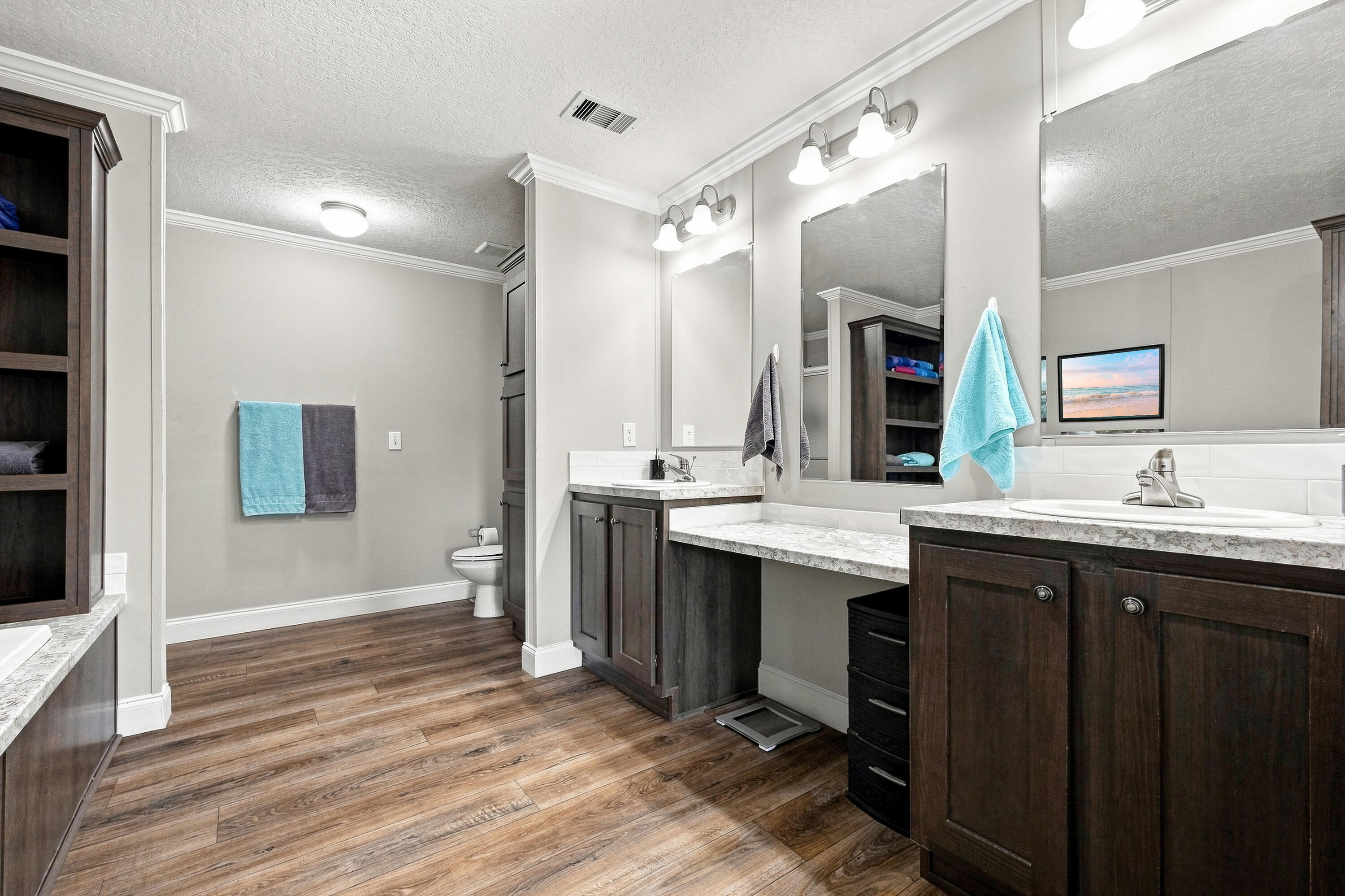 OAKWOOD HILLS - Residential