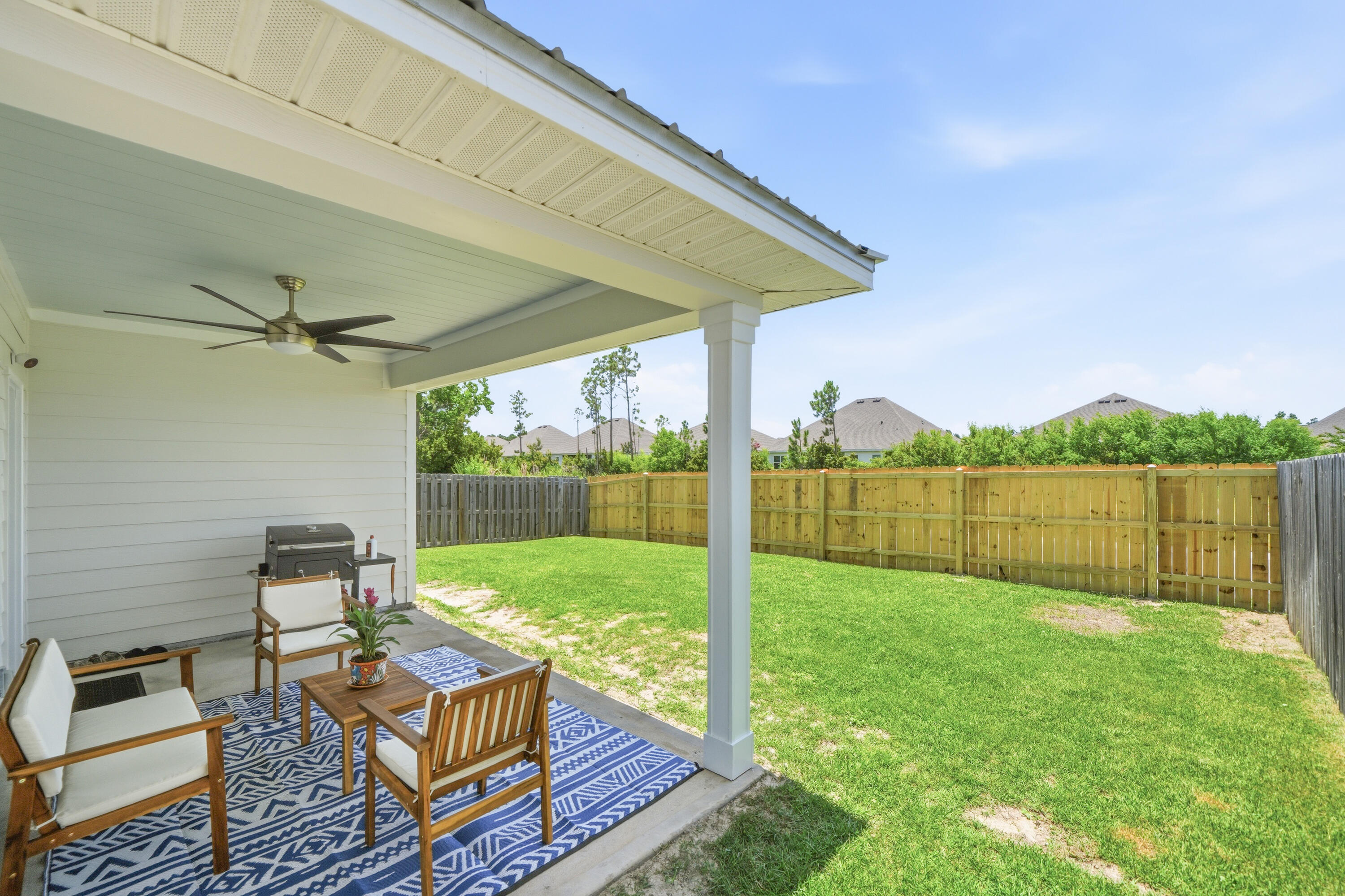 THOMPSON WOODS - Residential