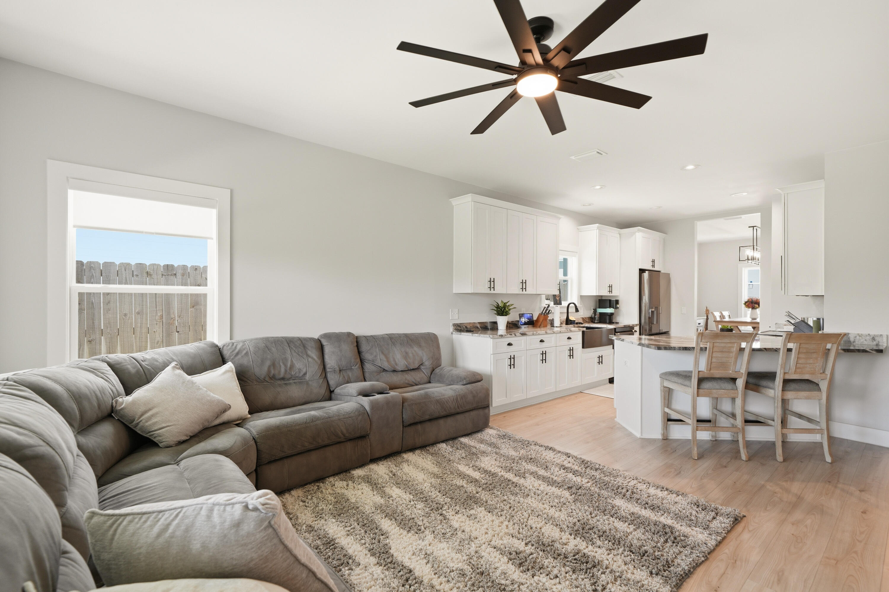 THOMPSON WOODS - Residential