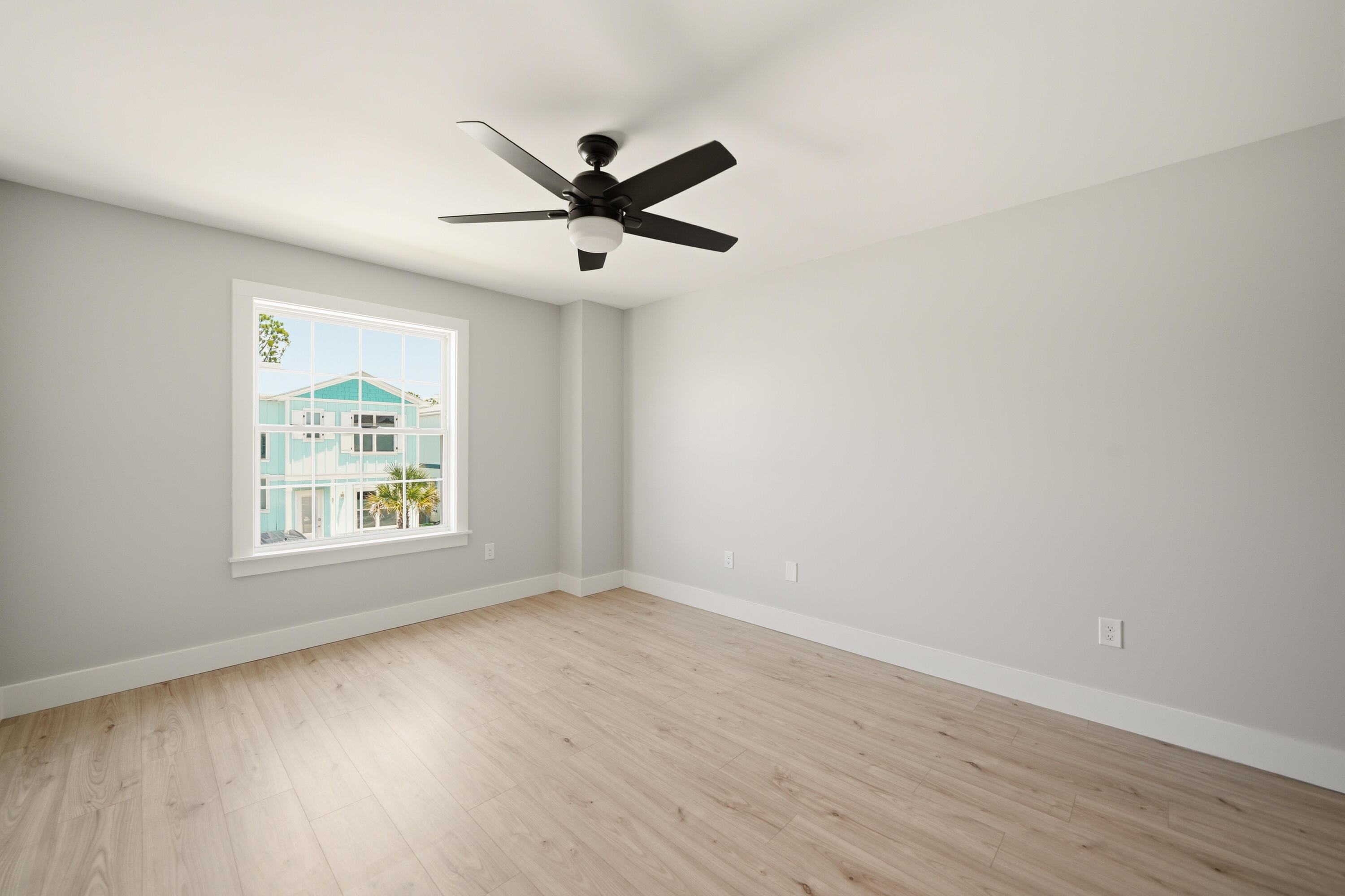 THOMPSON WOODS - Residential